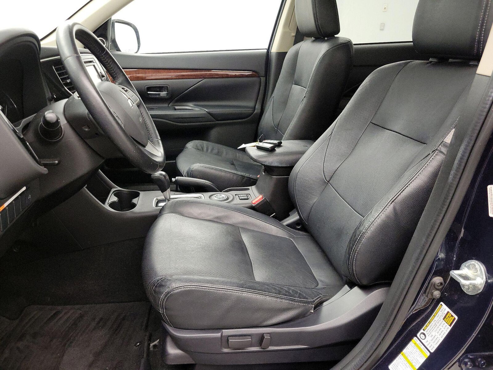2015 Mitsubishi Outlander SE - Photo 12