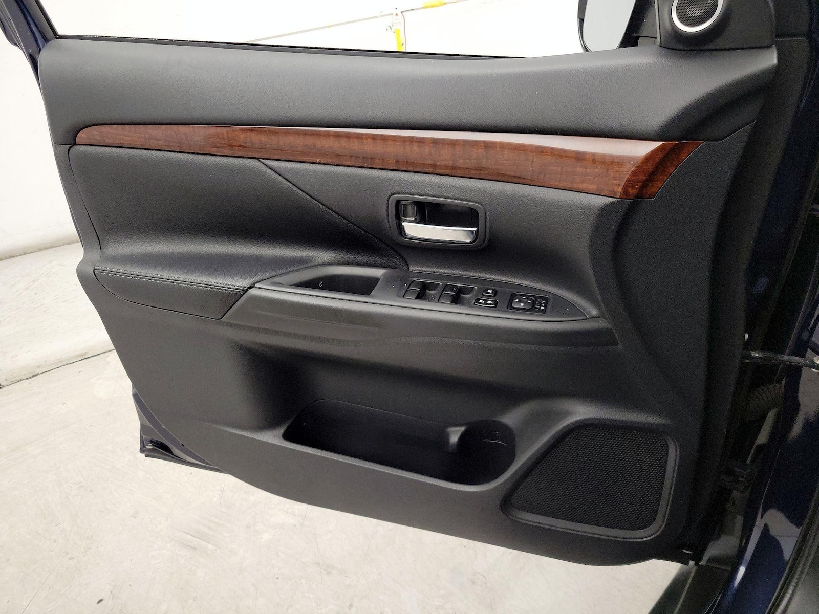 2015 Mitsubishi Outlander SE - Photo 13