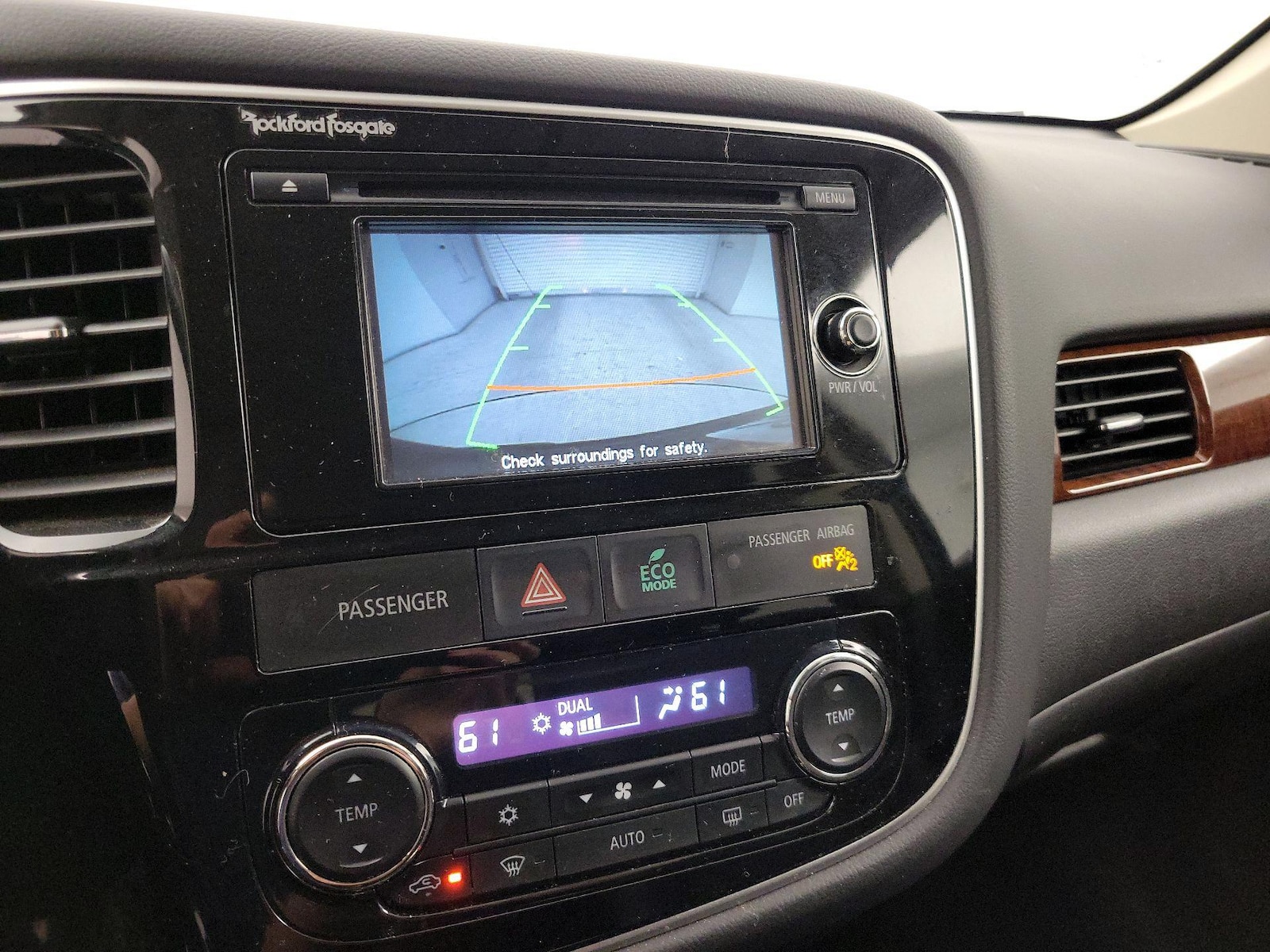 2015 Mitsubishi Outlander SE - Photo 15
