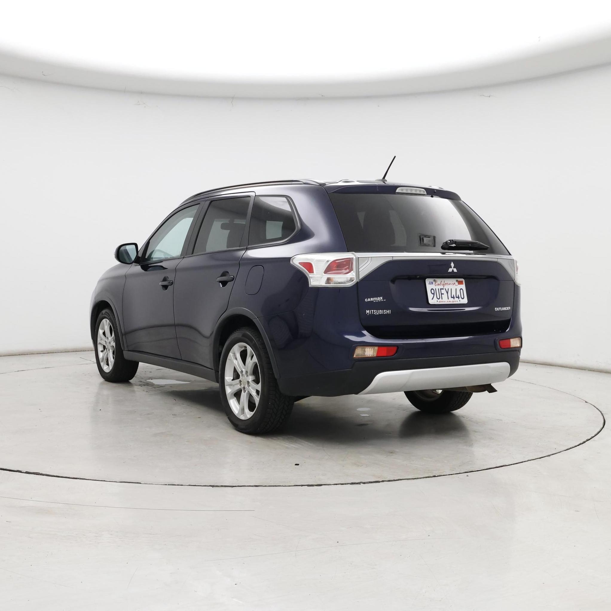Thumbnail: 2015 Mitsubishi Outlander - 2