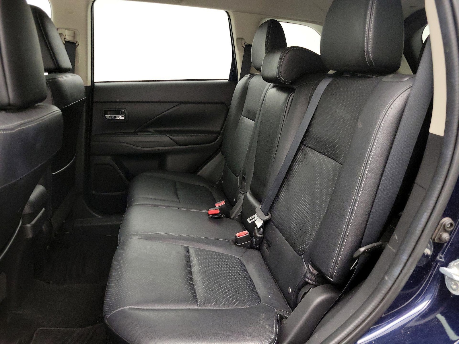 2015 Mitsubishi Outlander SE - Photo 21