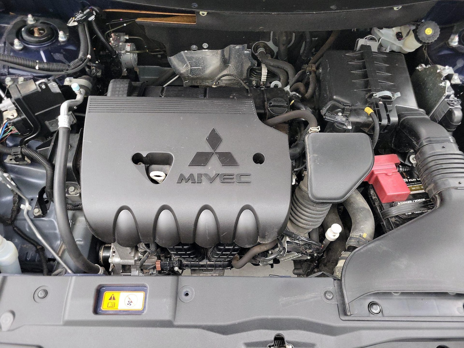 2015 Mitsubishi Outlander SE - Photo 23