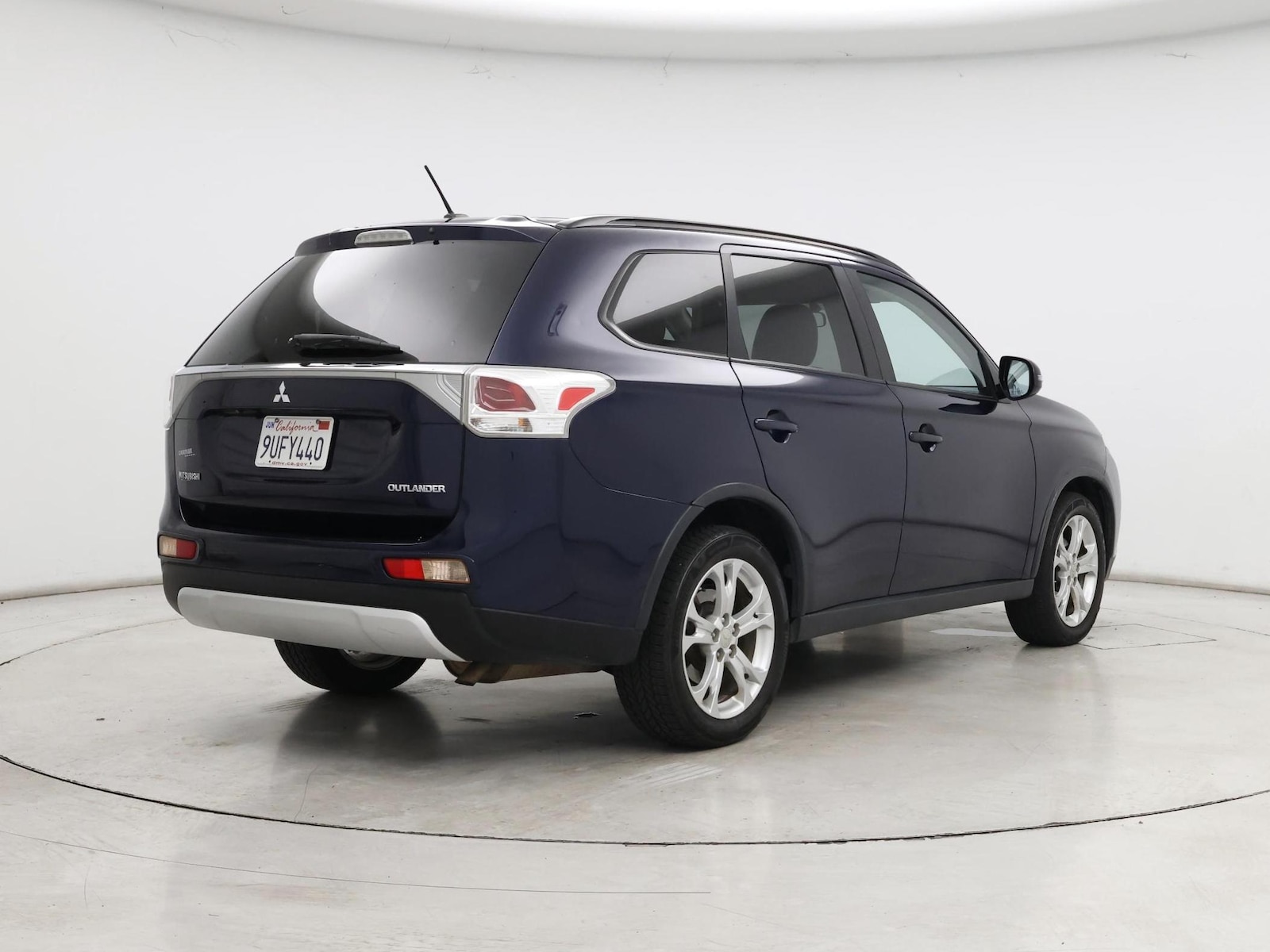 2015 Mitsubishi Outlander SE - Photo 9
