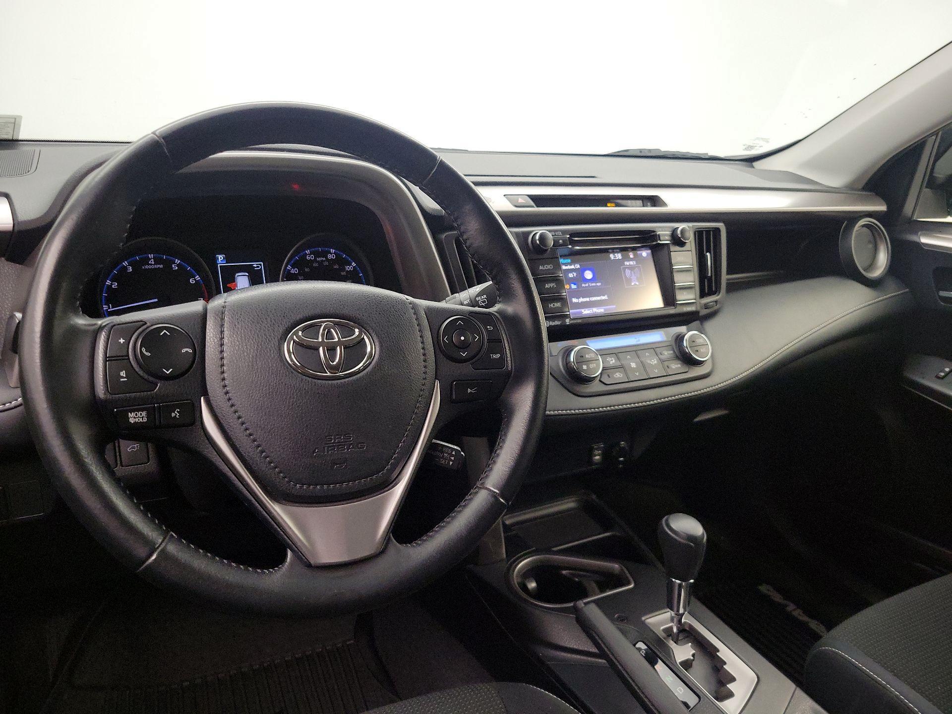 Thumbnail: 2018 Toyota RAV4 - 9