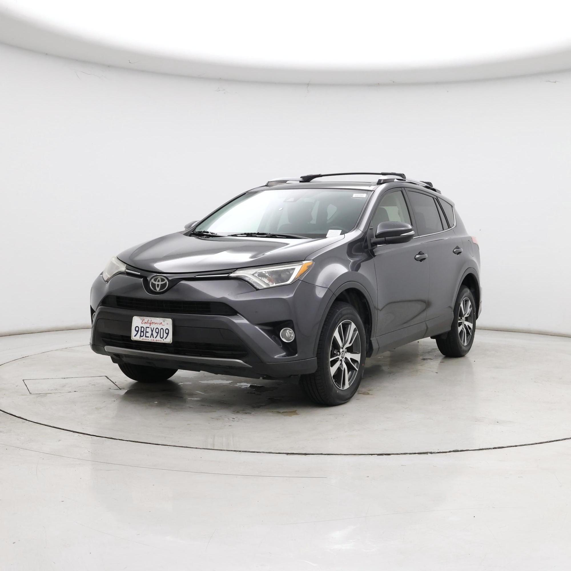 Thumbnail: 2018 Toyota RAV4 - 4