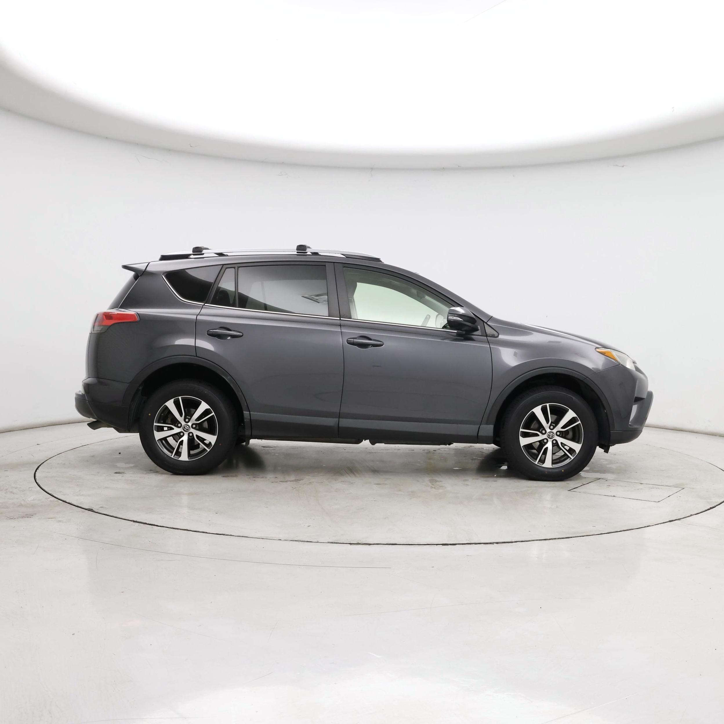 Thumbnail: 2018 Toyota RAV4 - 7