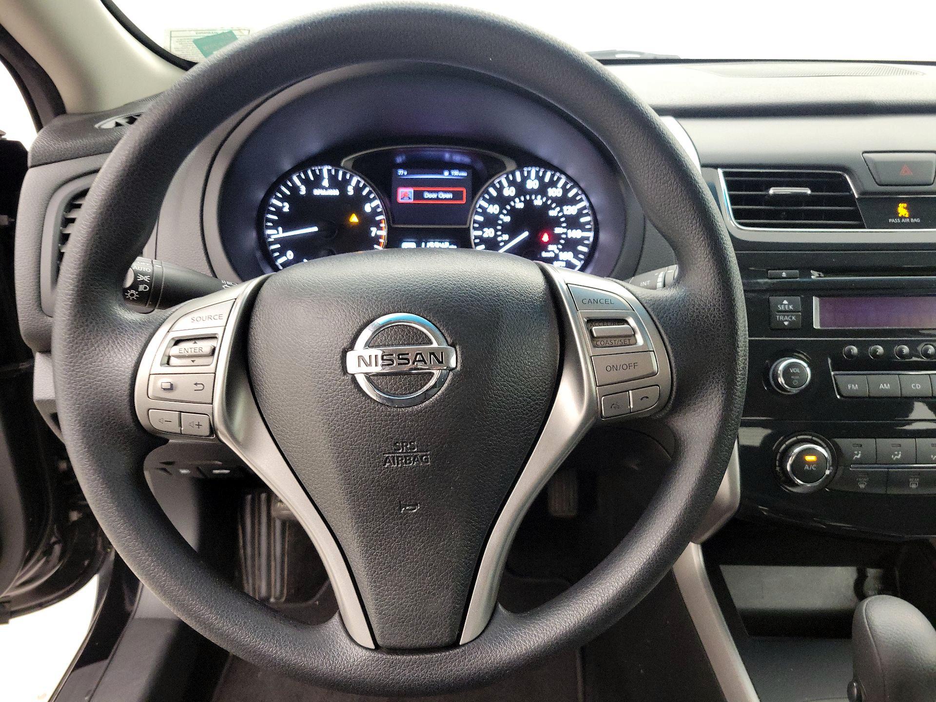 Thumbnail: 2015 Nissan Altima - 10