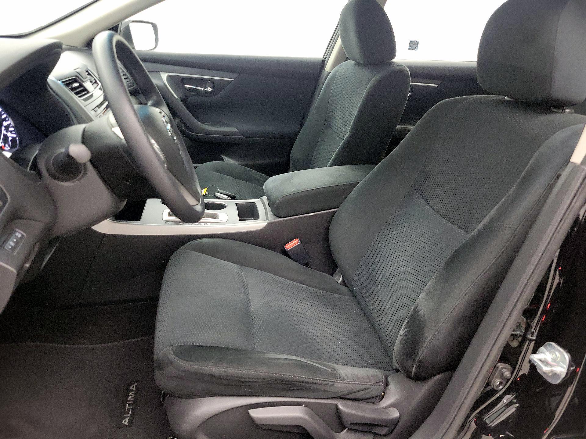 Thumbnail: 2015 Nissan Altima - 11