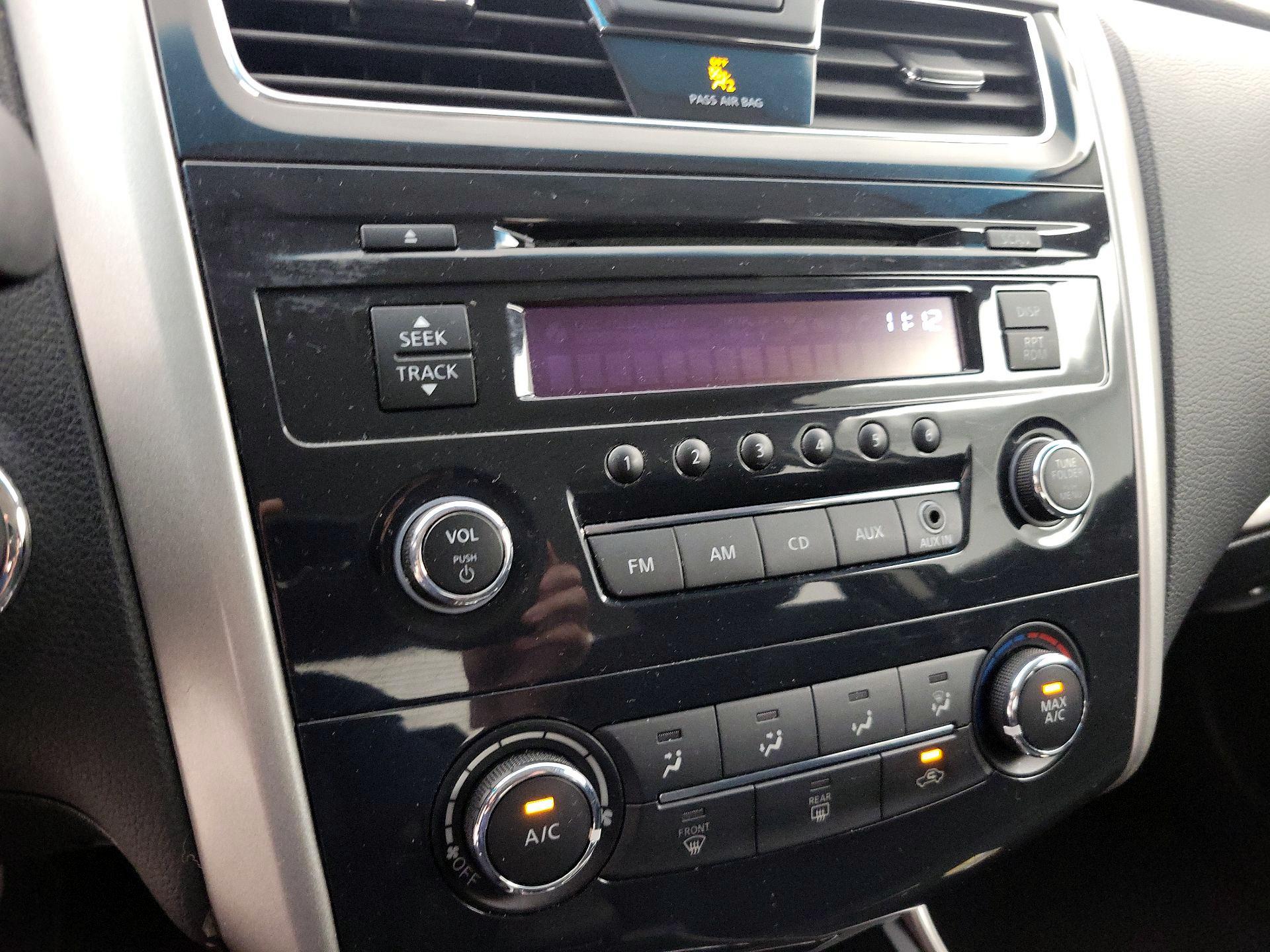 Thumbnail: 2015 Nissan Altima - 14
