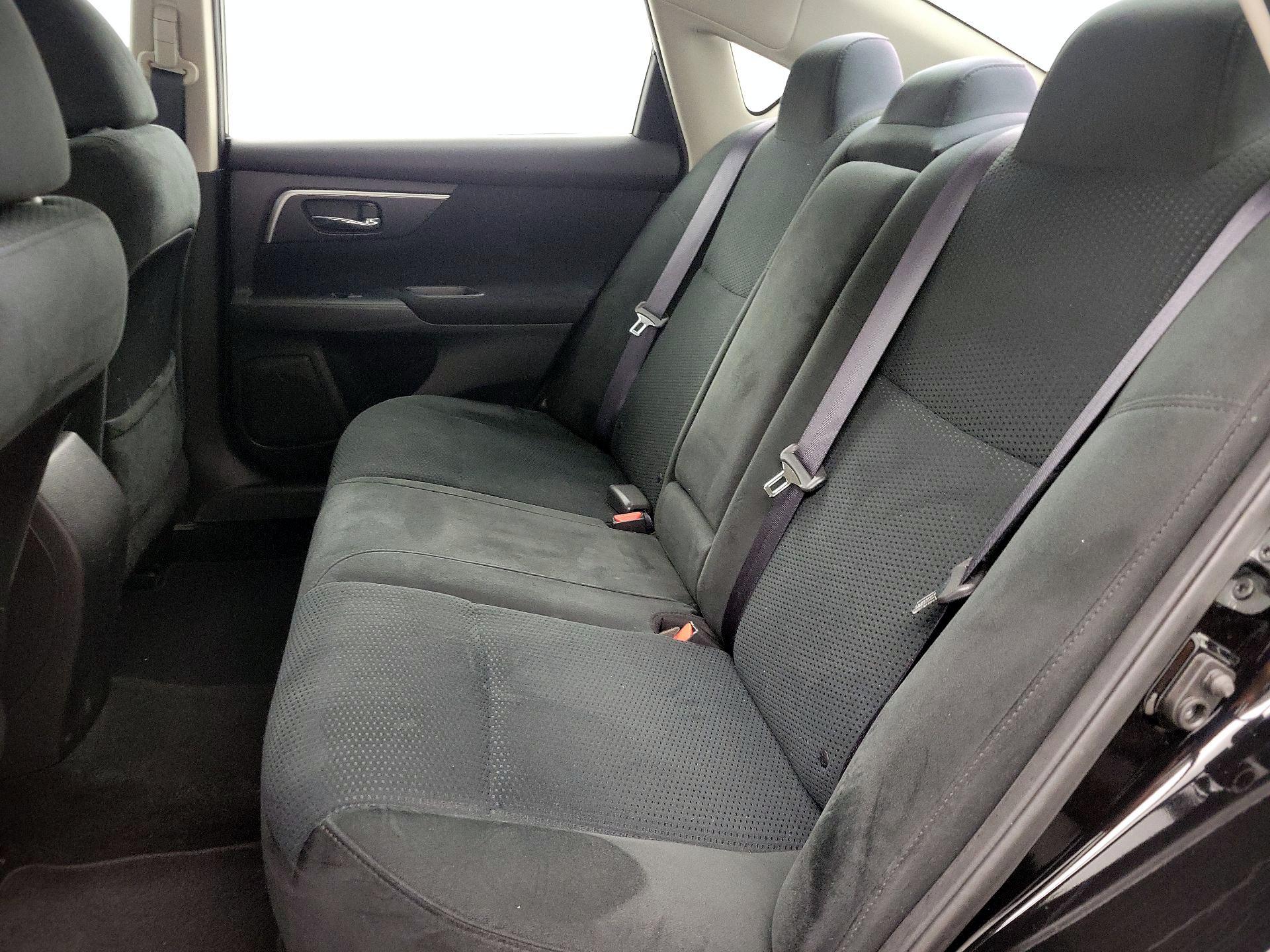 Thumbnail: 2015 Nissan Altima - 18