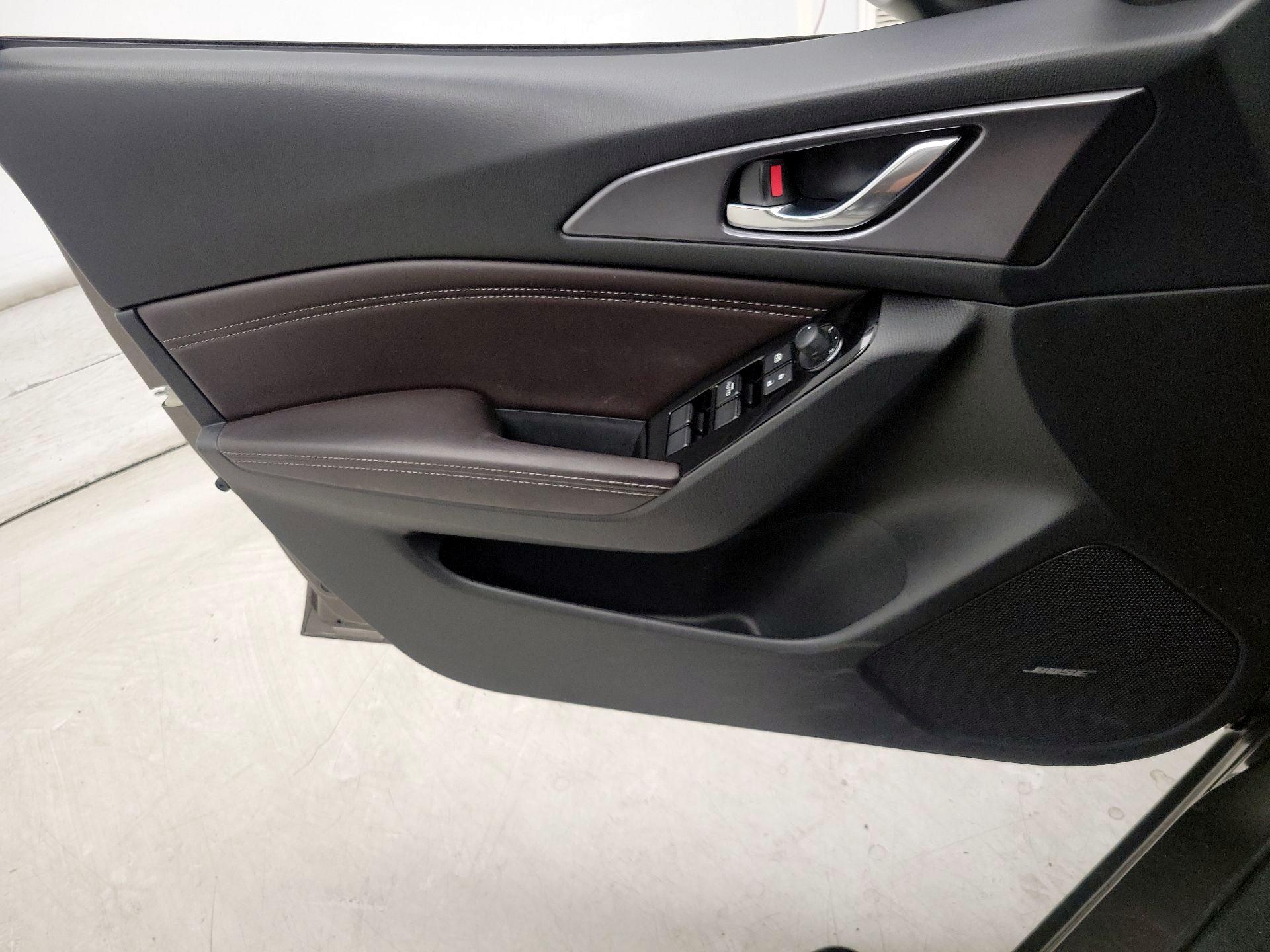 Thumbnail: 2018 Mazda Mazda3 - 12