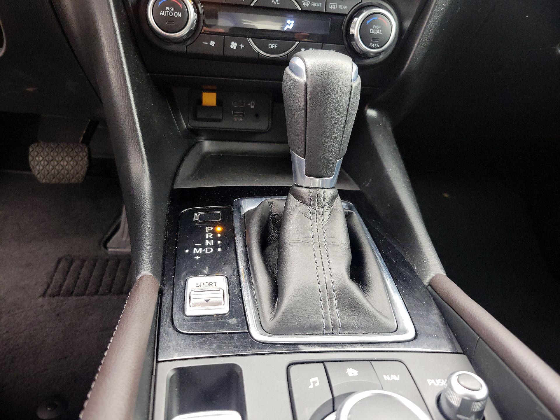 Thumbnail: 2018 Mazda Mazda3 - 17