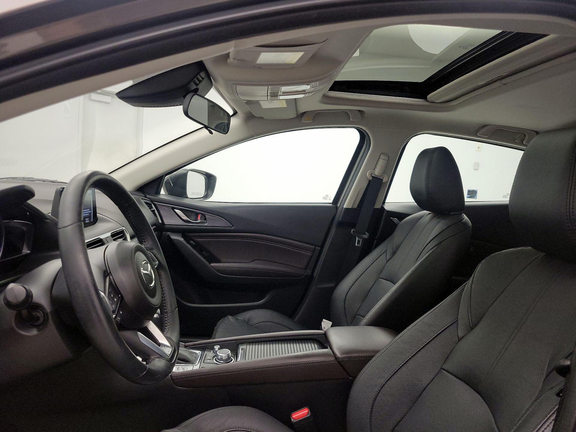 Thumbnail: 2018 Mazda Mazda3 - 19