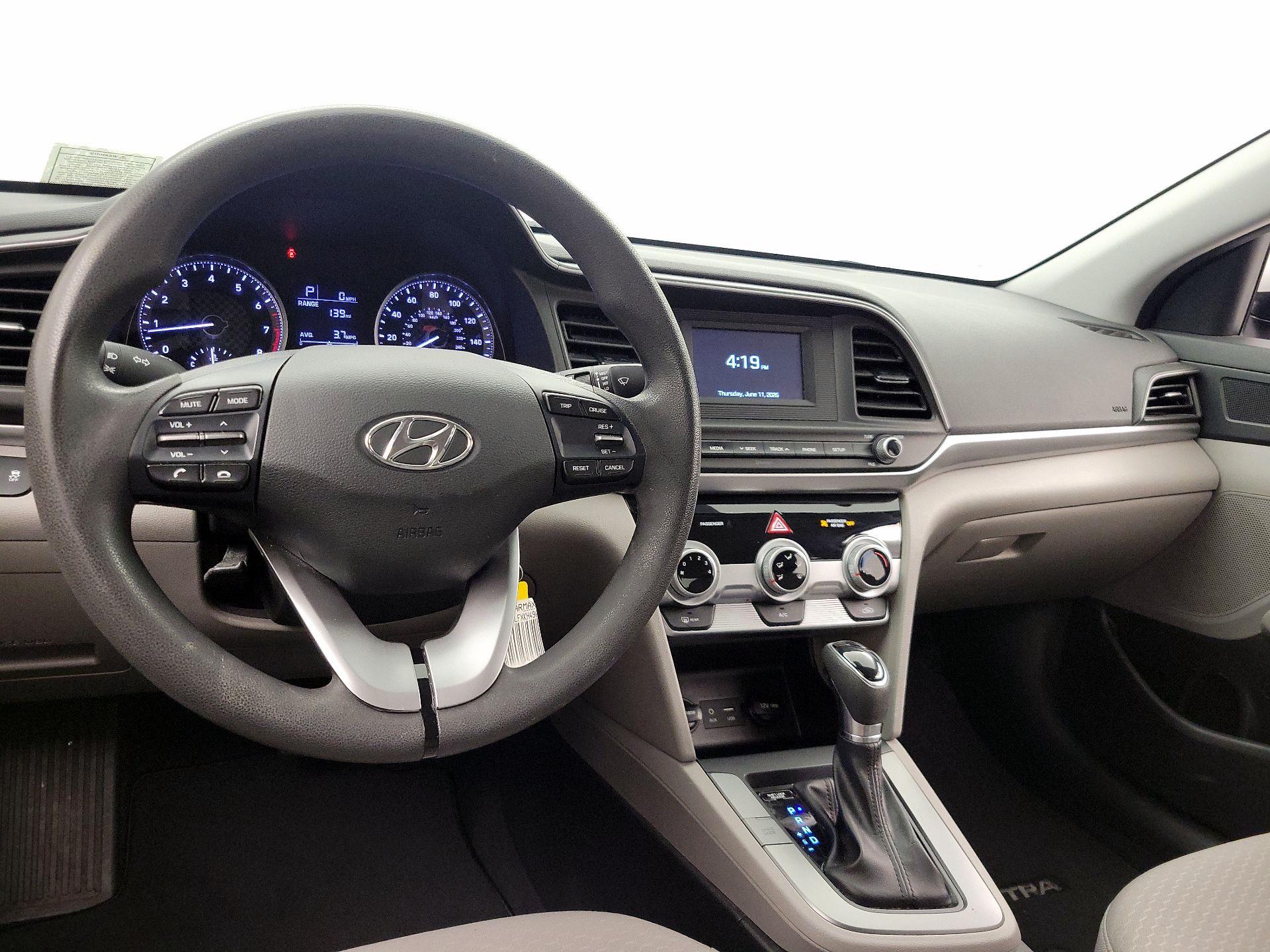 Thumbnail: 2019 Hyundai Elantra - 9
