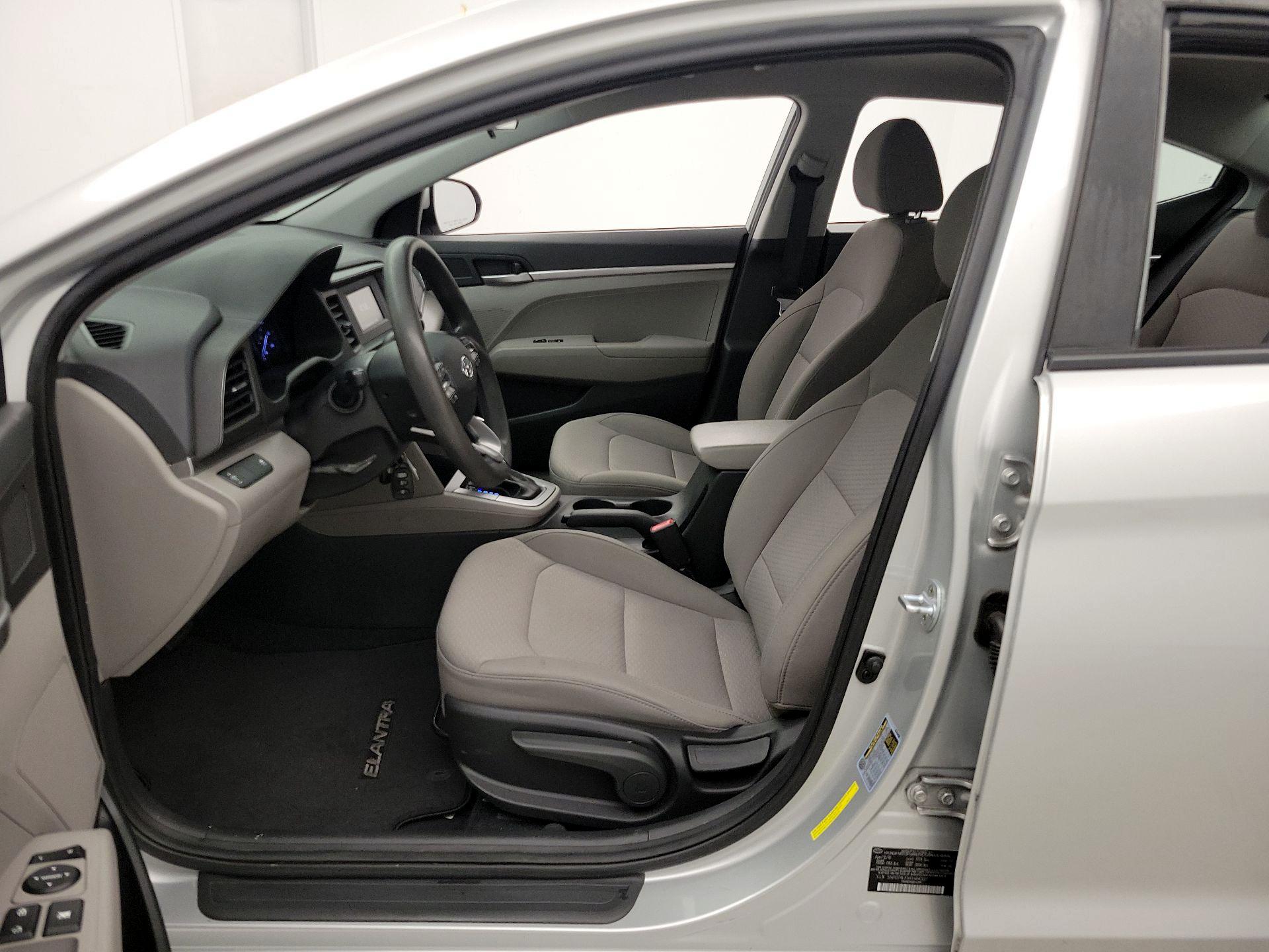 Thumbnail: 2019 Hyundai Elantra - 11