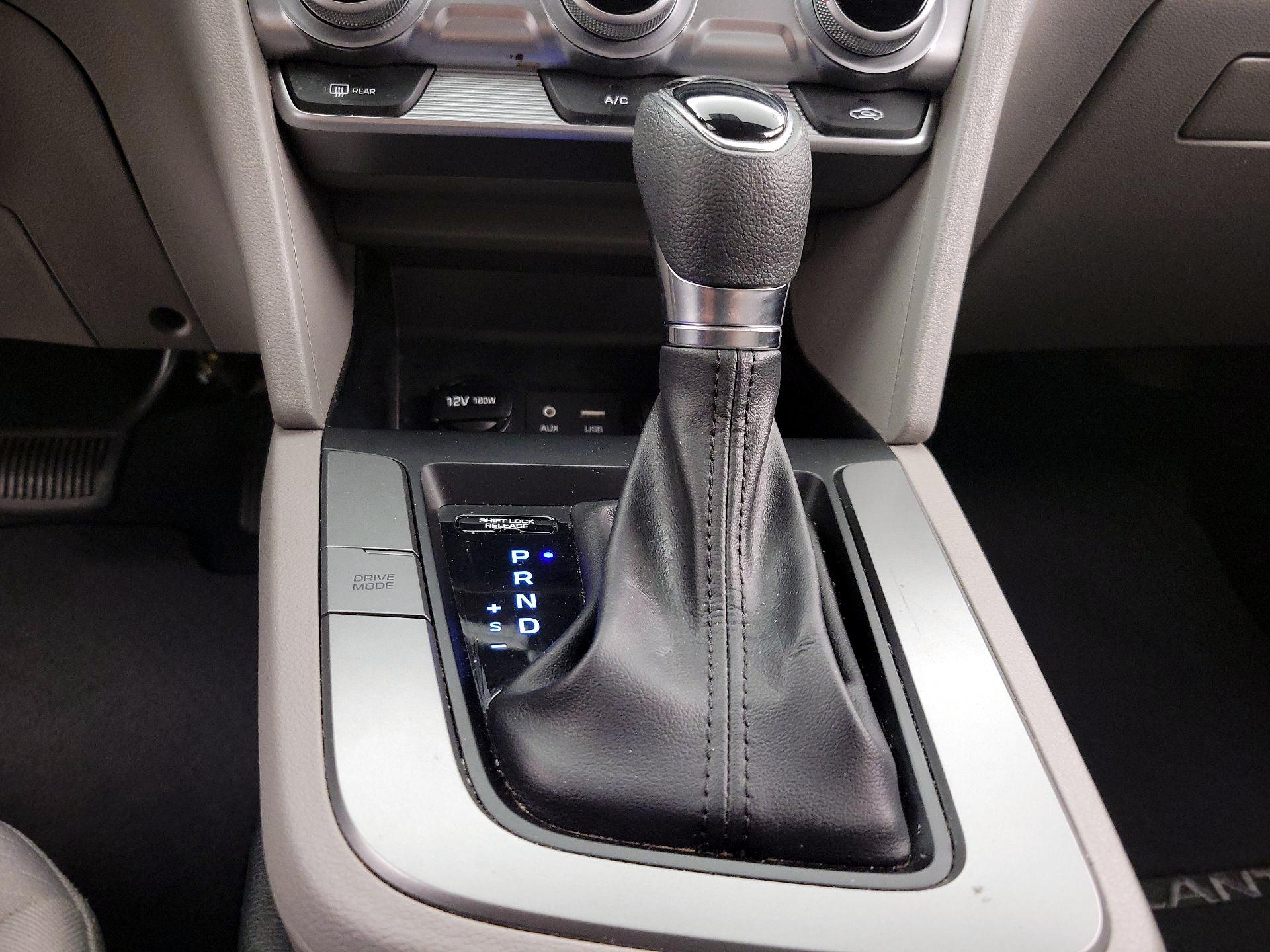 Thumbnail: 2019 Hyundai Elantra - 17