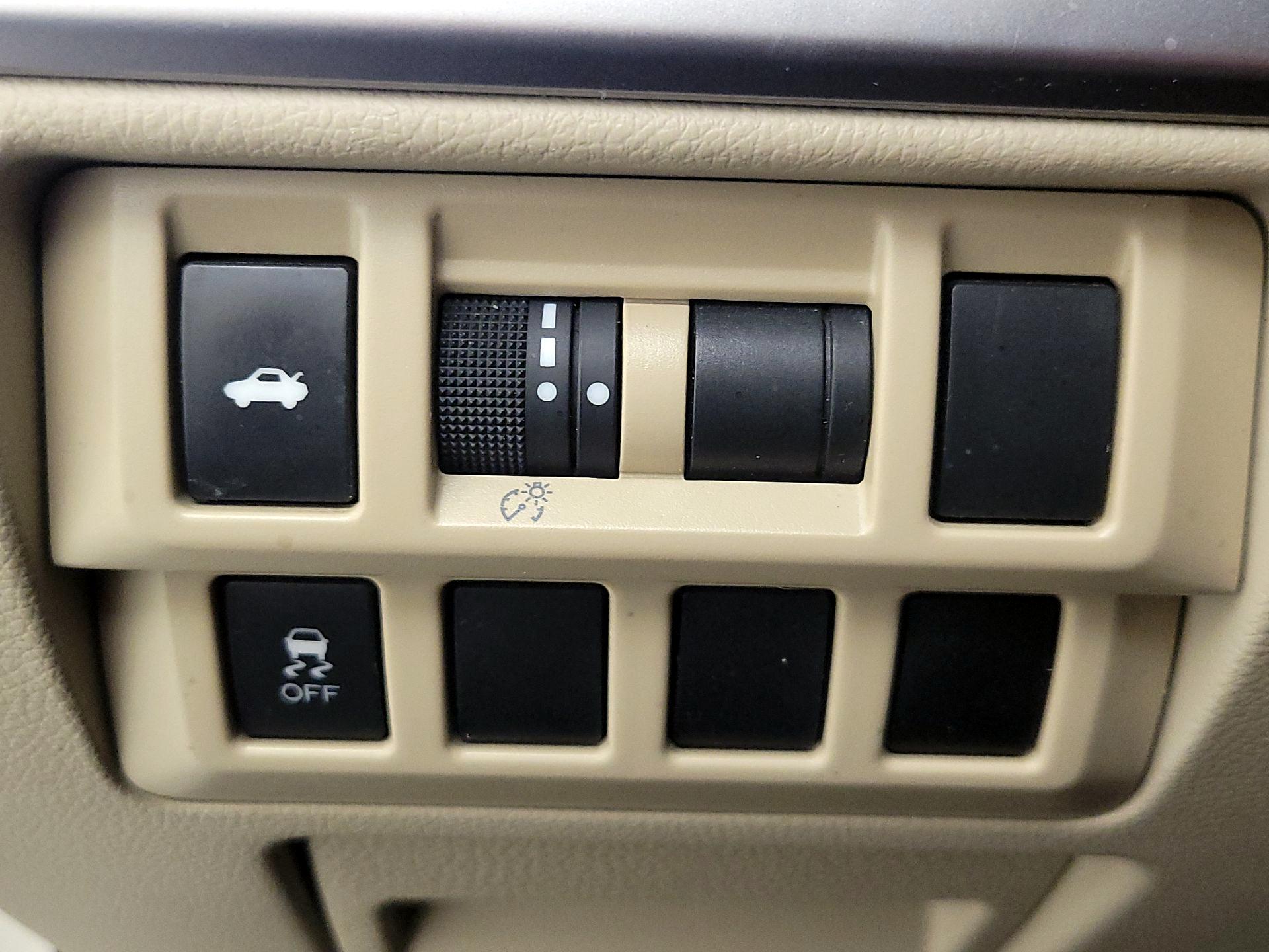 Thumbnail: 2015 Subaru Legacy - 13