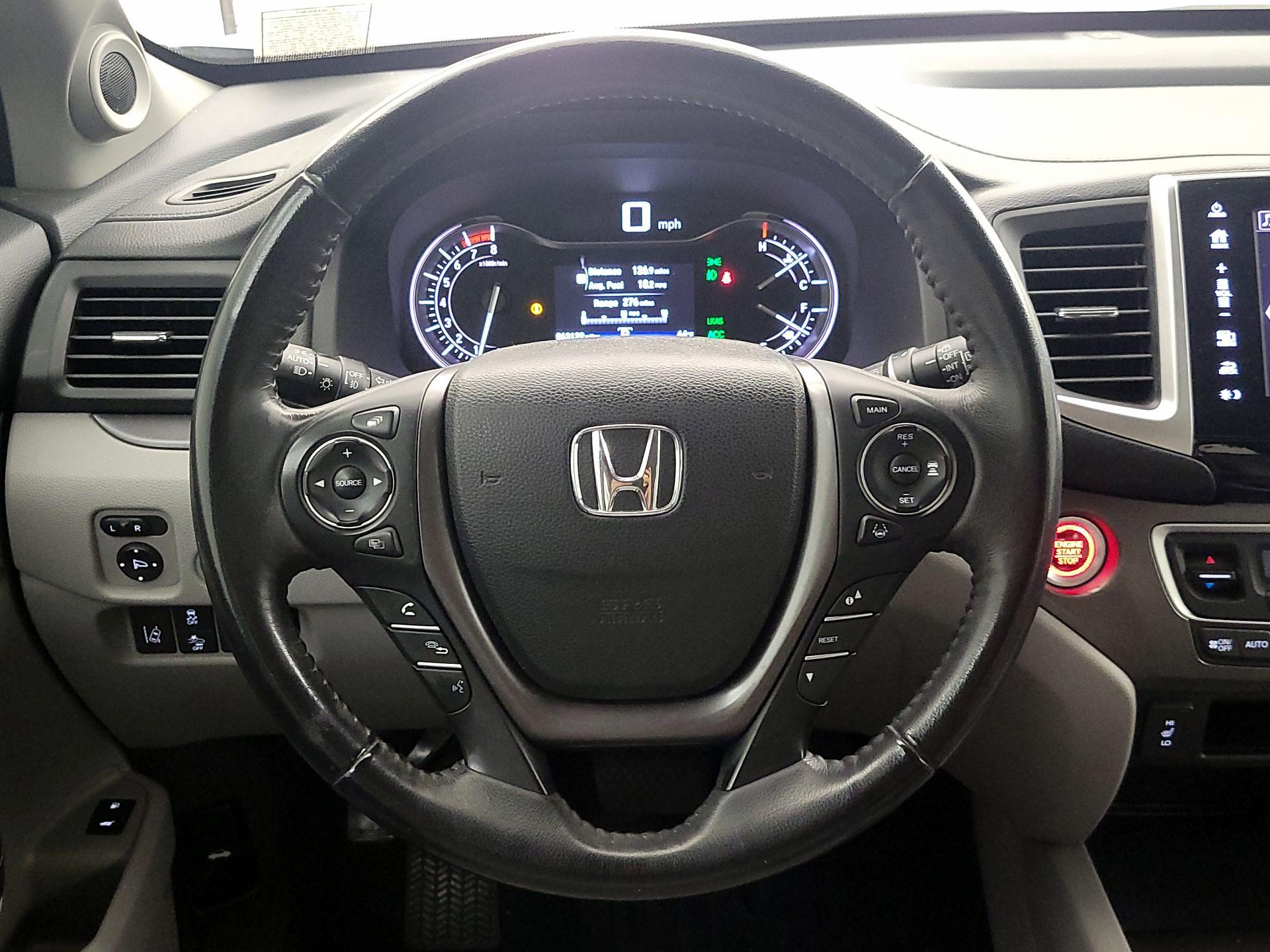 Thumbnail: 2018 Honda Pilot - 10