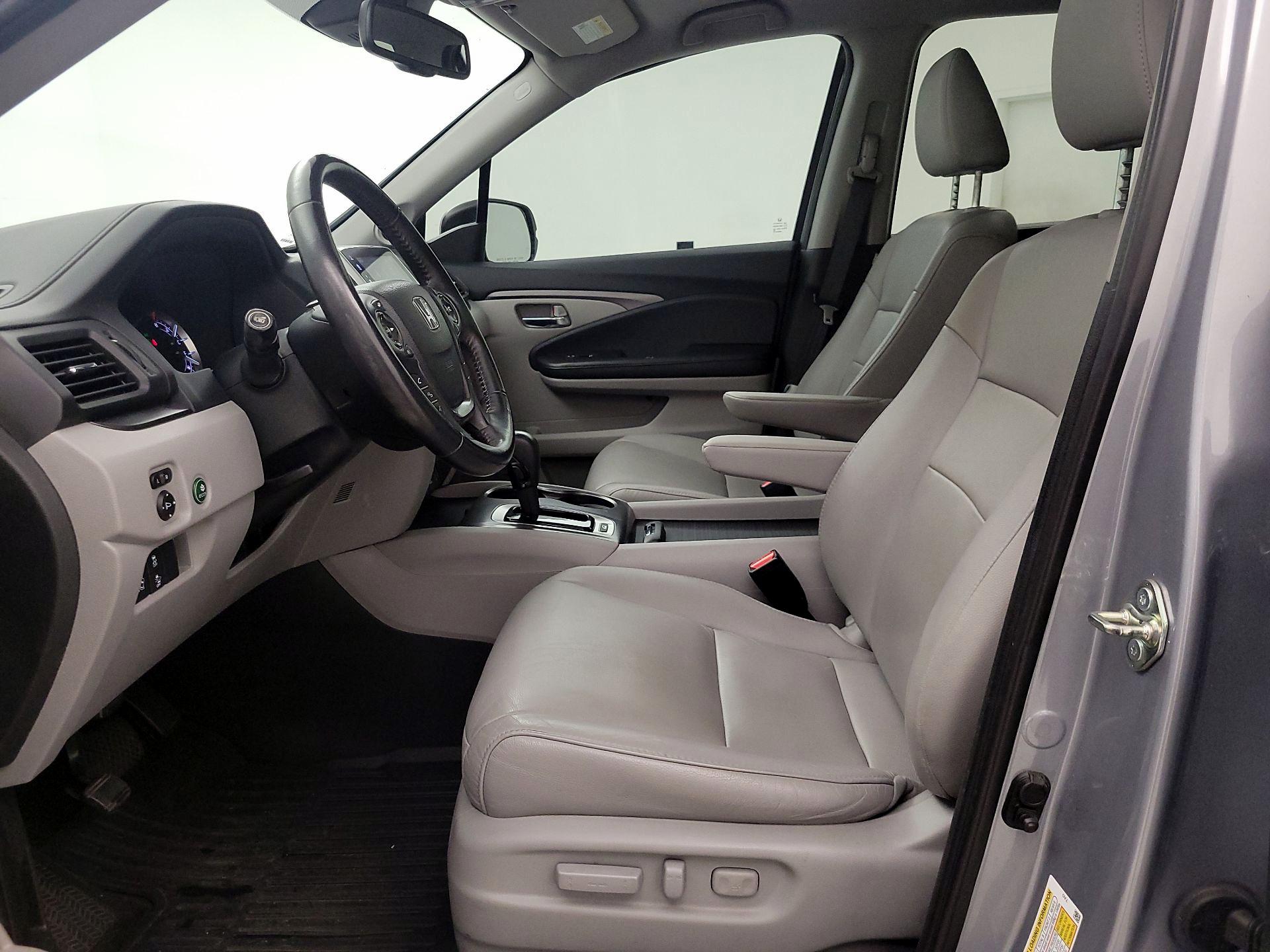 Thumbnail: 2018 Honda Pilot - 11