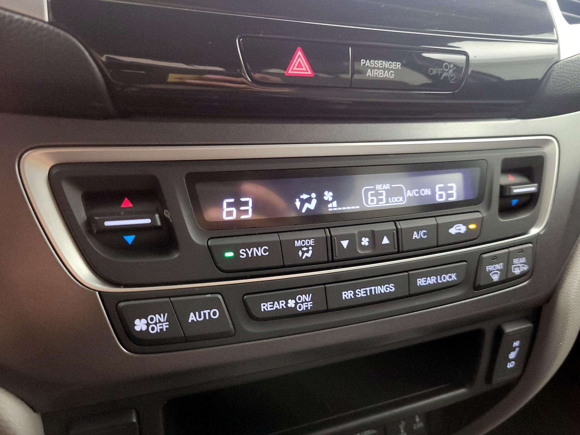 Thumbnail: 2018 Honda Pilot - 16
