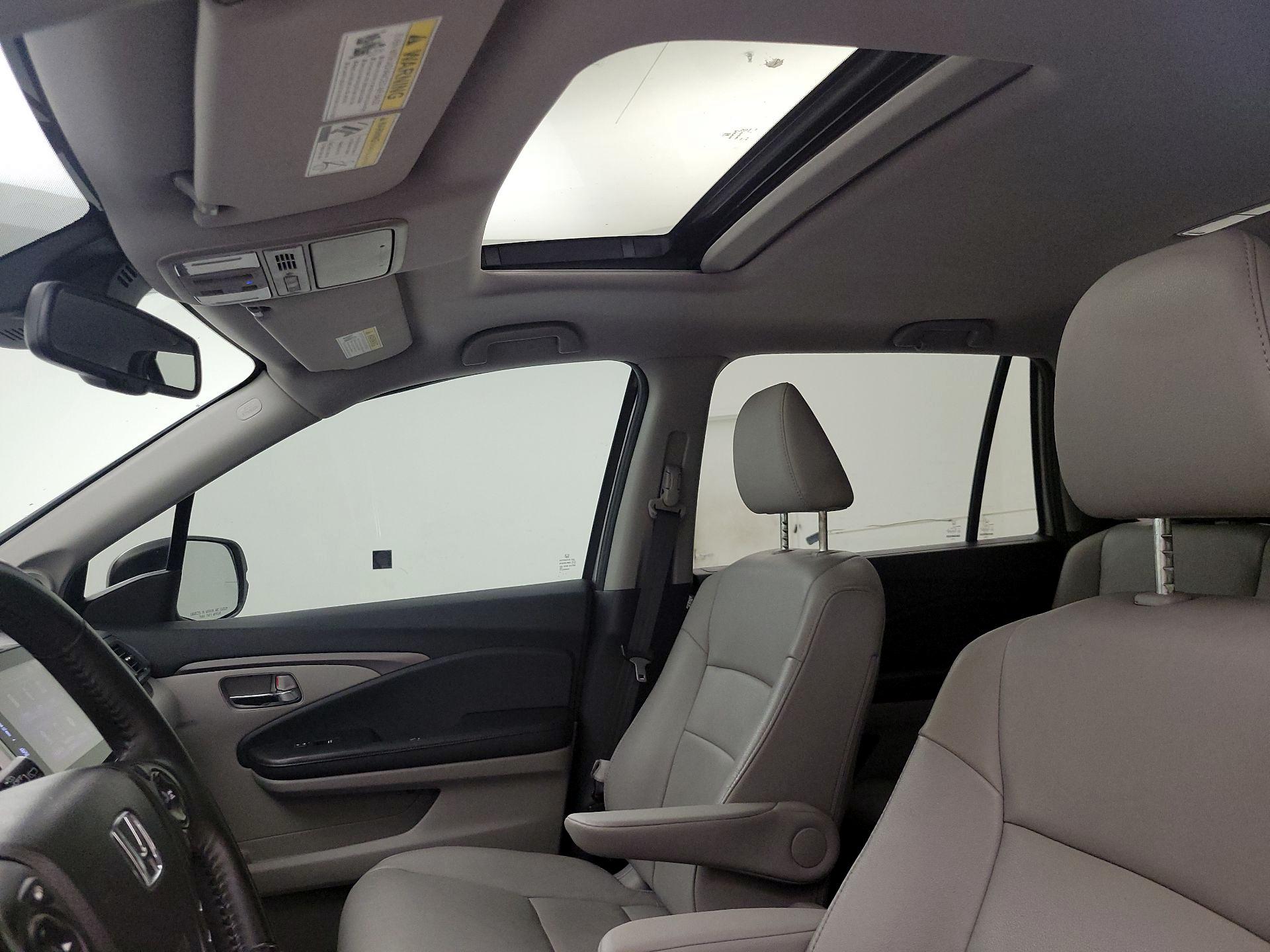 Thumbnail: 2018 Honda Pilot - 19