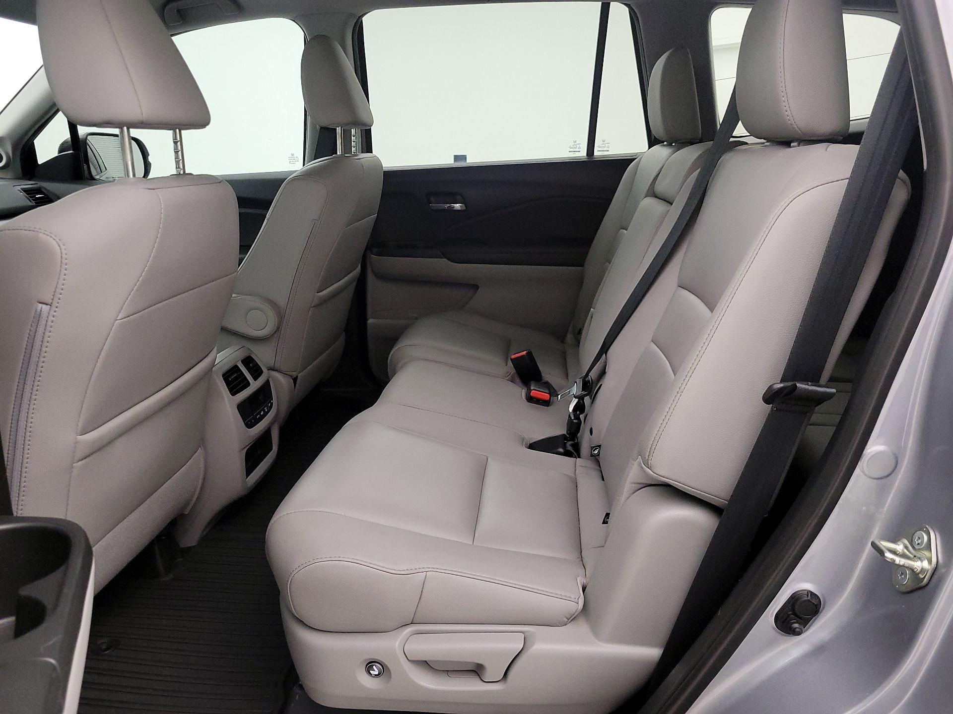 Thumbnail: 2018 Honda Pilot - 20
