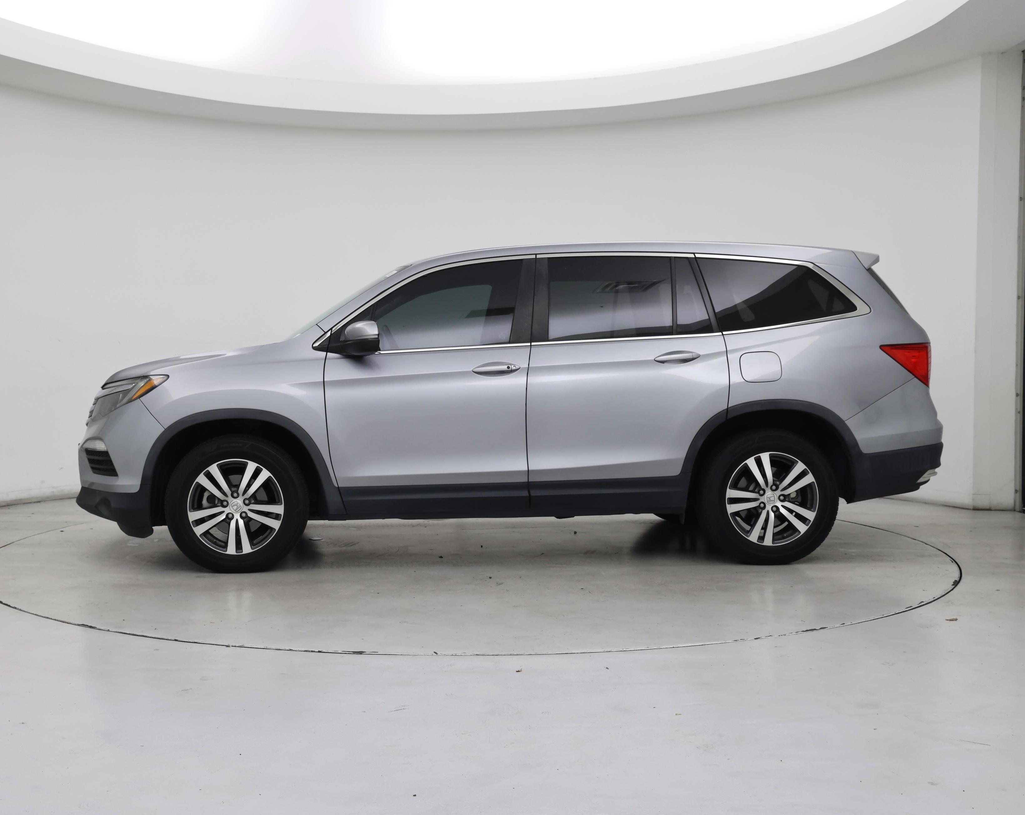 Thumbnail: 2018 Honda Pilot - 3