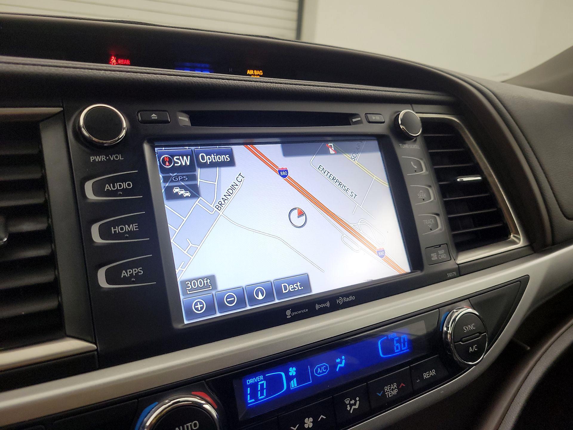 Thumbnail: 2018 Toyota Highlander - 14