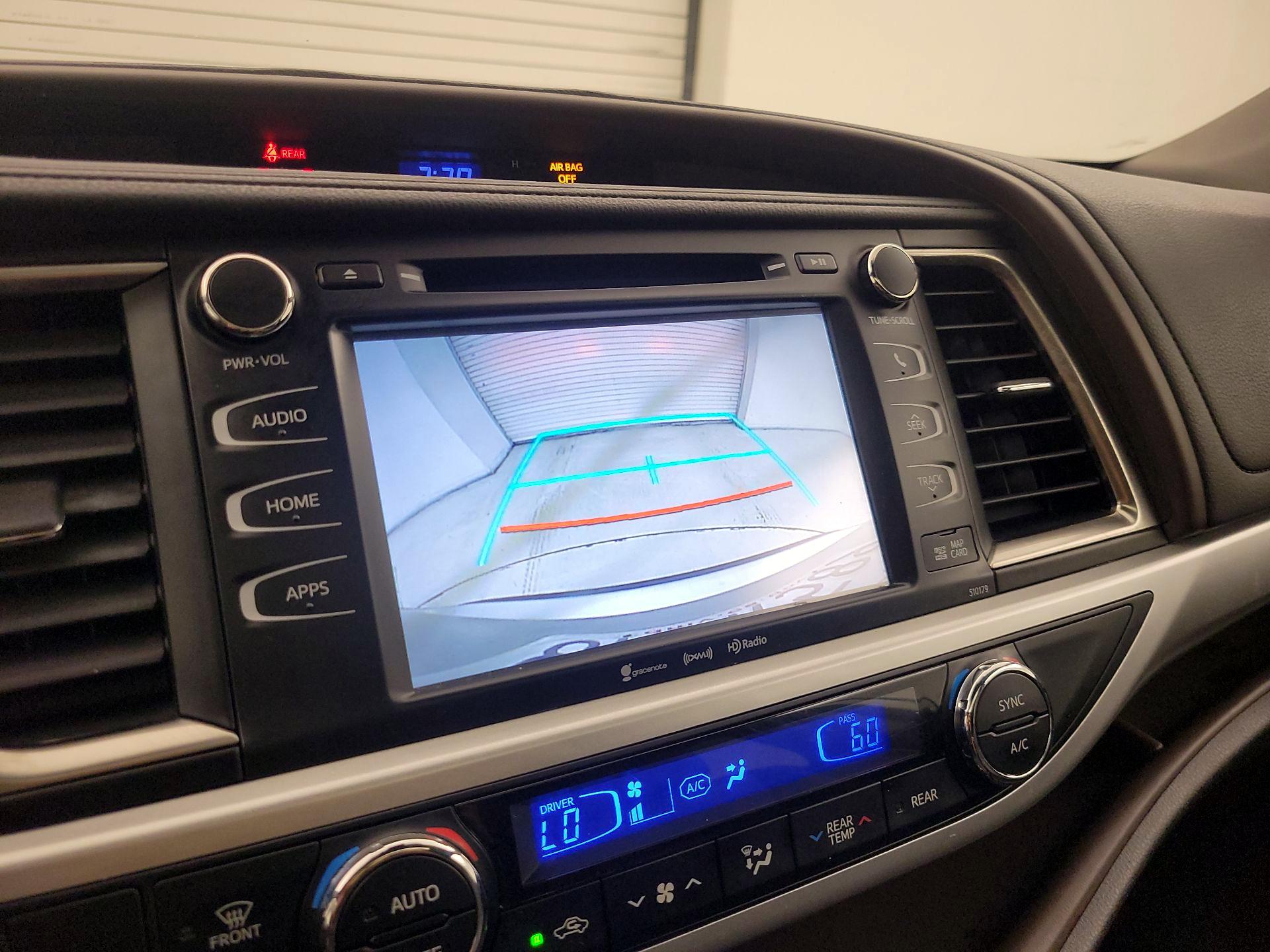 Thumbnail: 2018 Toyota Highlander - 15
