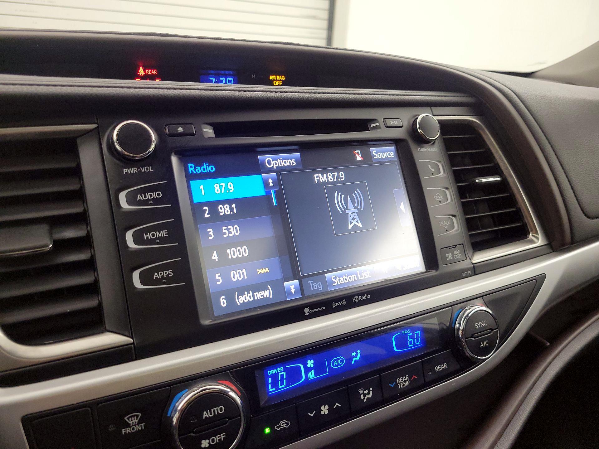 Thumbnail: 2018 Toyota Highlander - 16