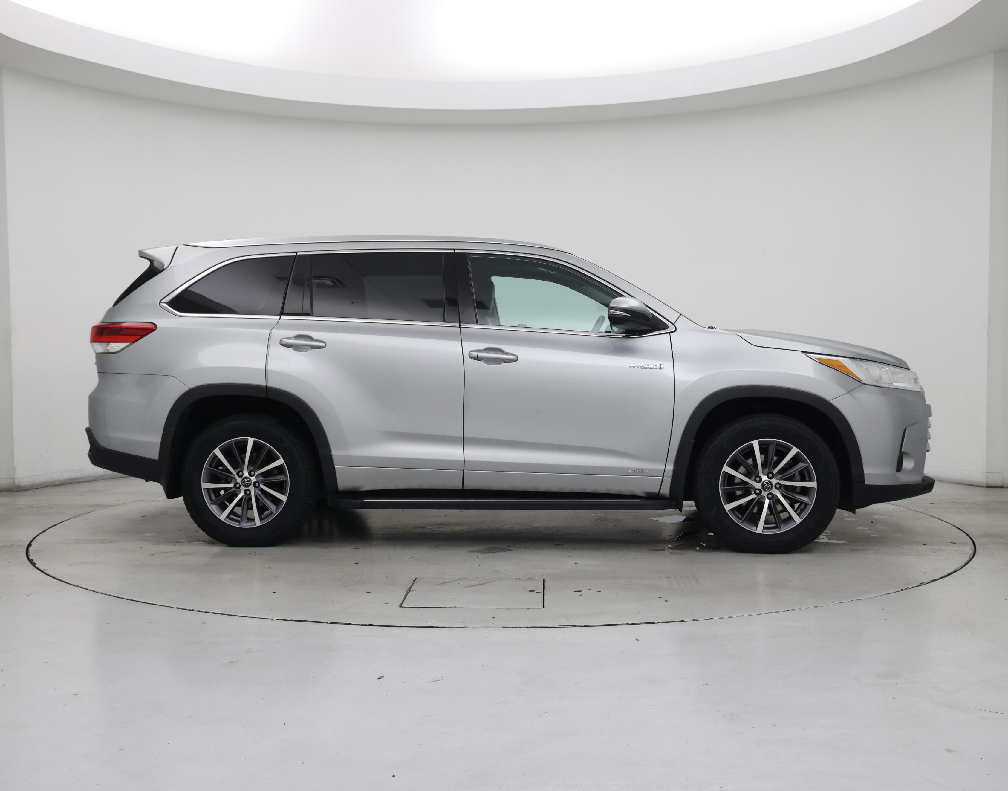 Thumbnail: 2018 Toyota Highlander - 7