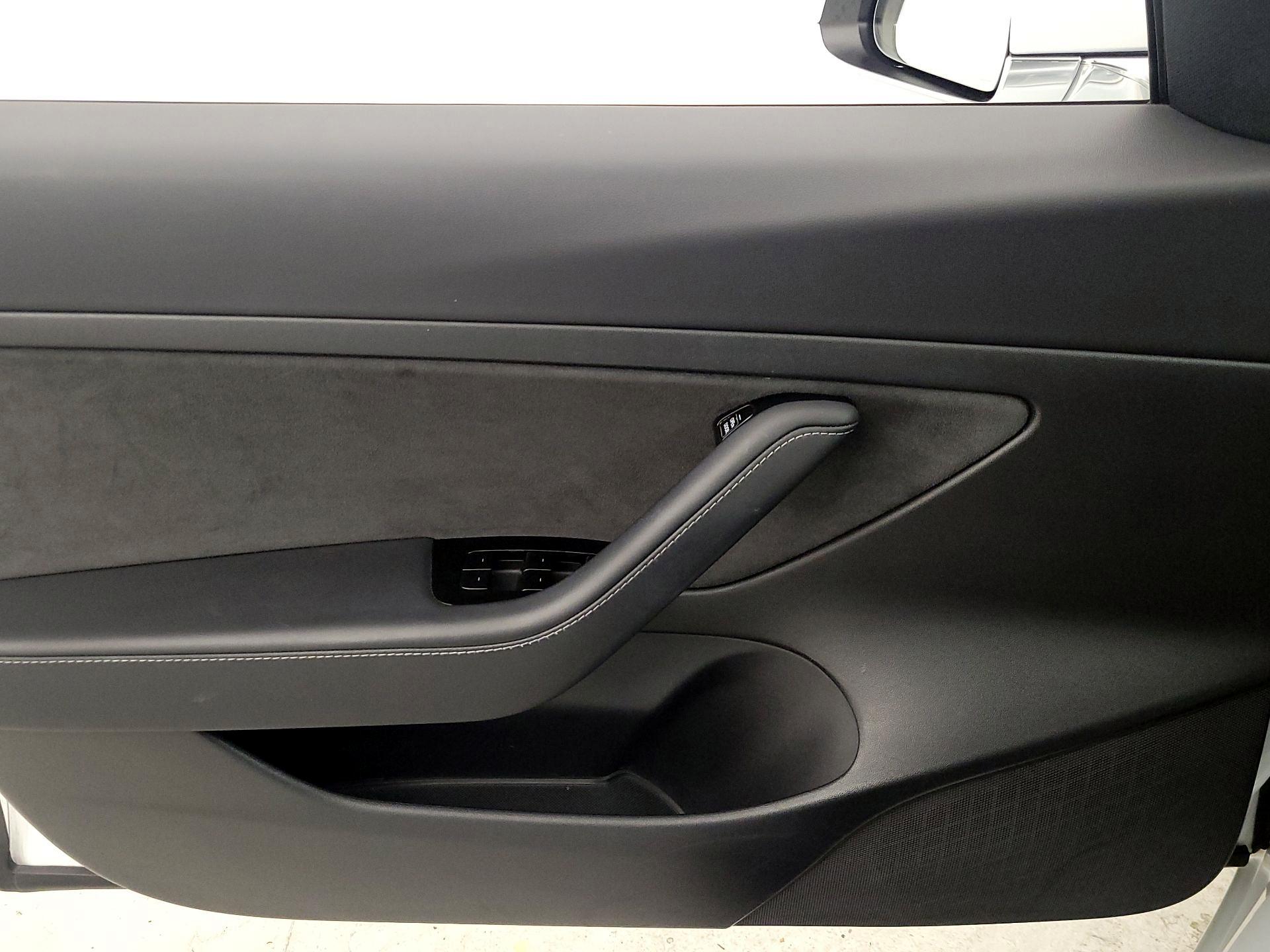 Thumbnail: 2020 Tesla Model 3 - 12