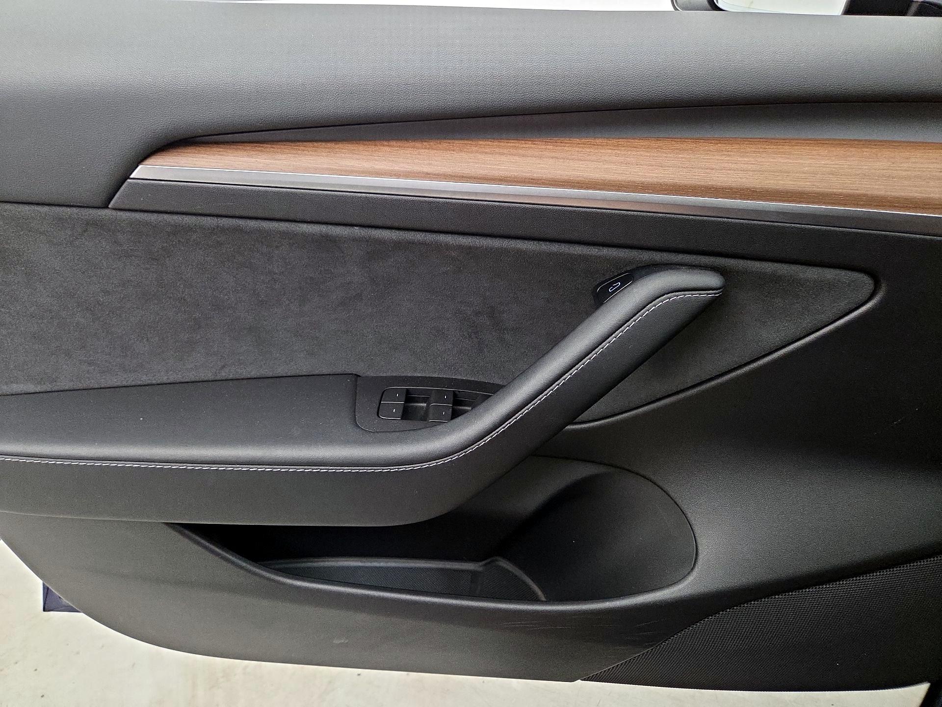 Thumbnail: 2022 Tesla Model 3 - 12