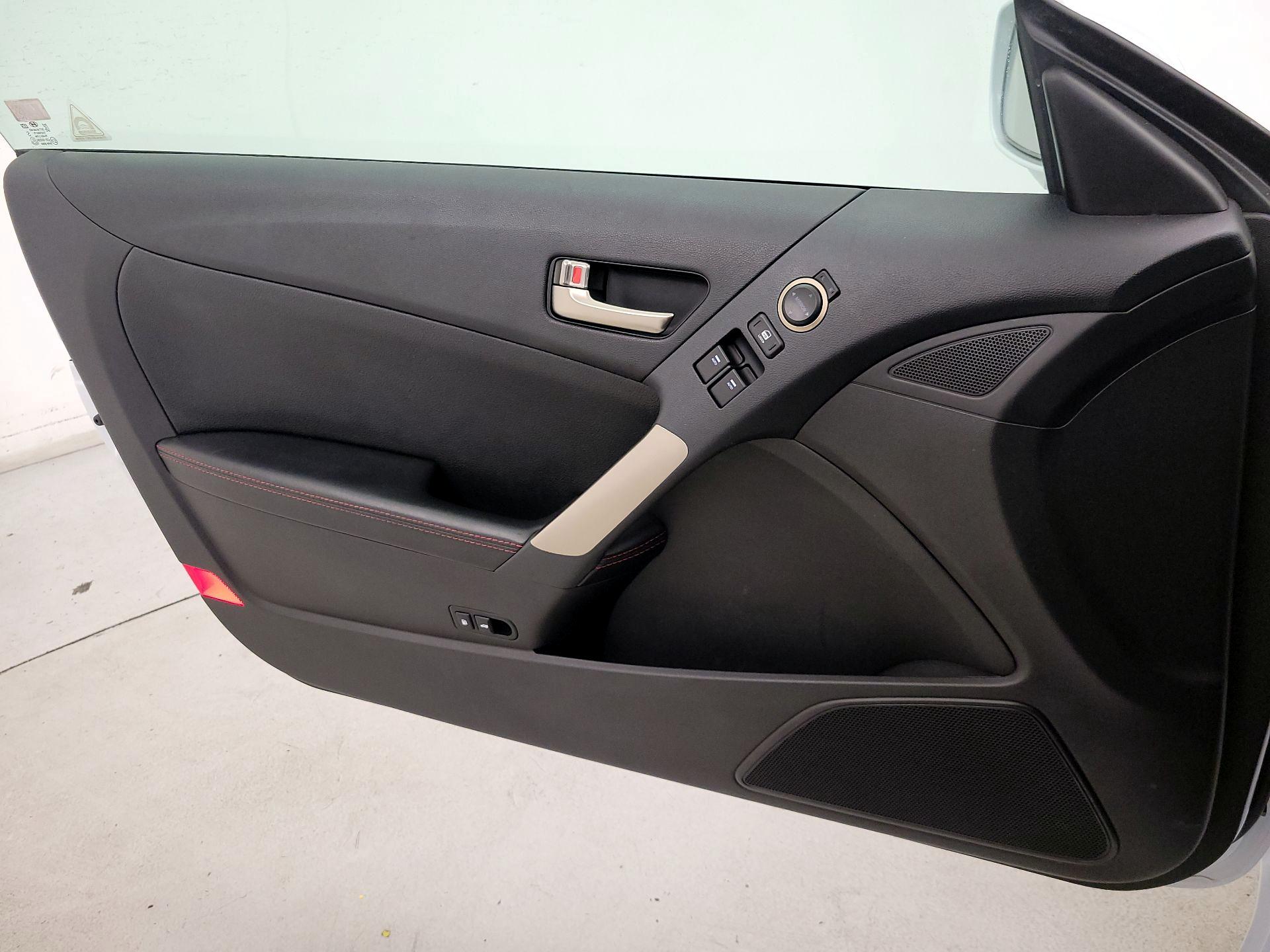 Thumbnail: 2016 Hyundai Genesis - 12