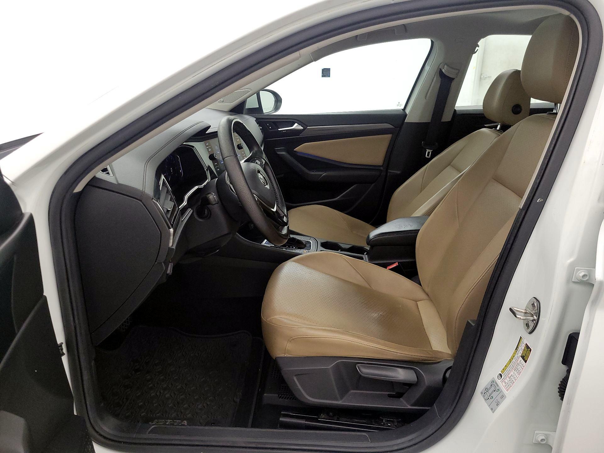 Thumbnail: 2019 Volkswagen Jetta - 11