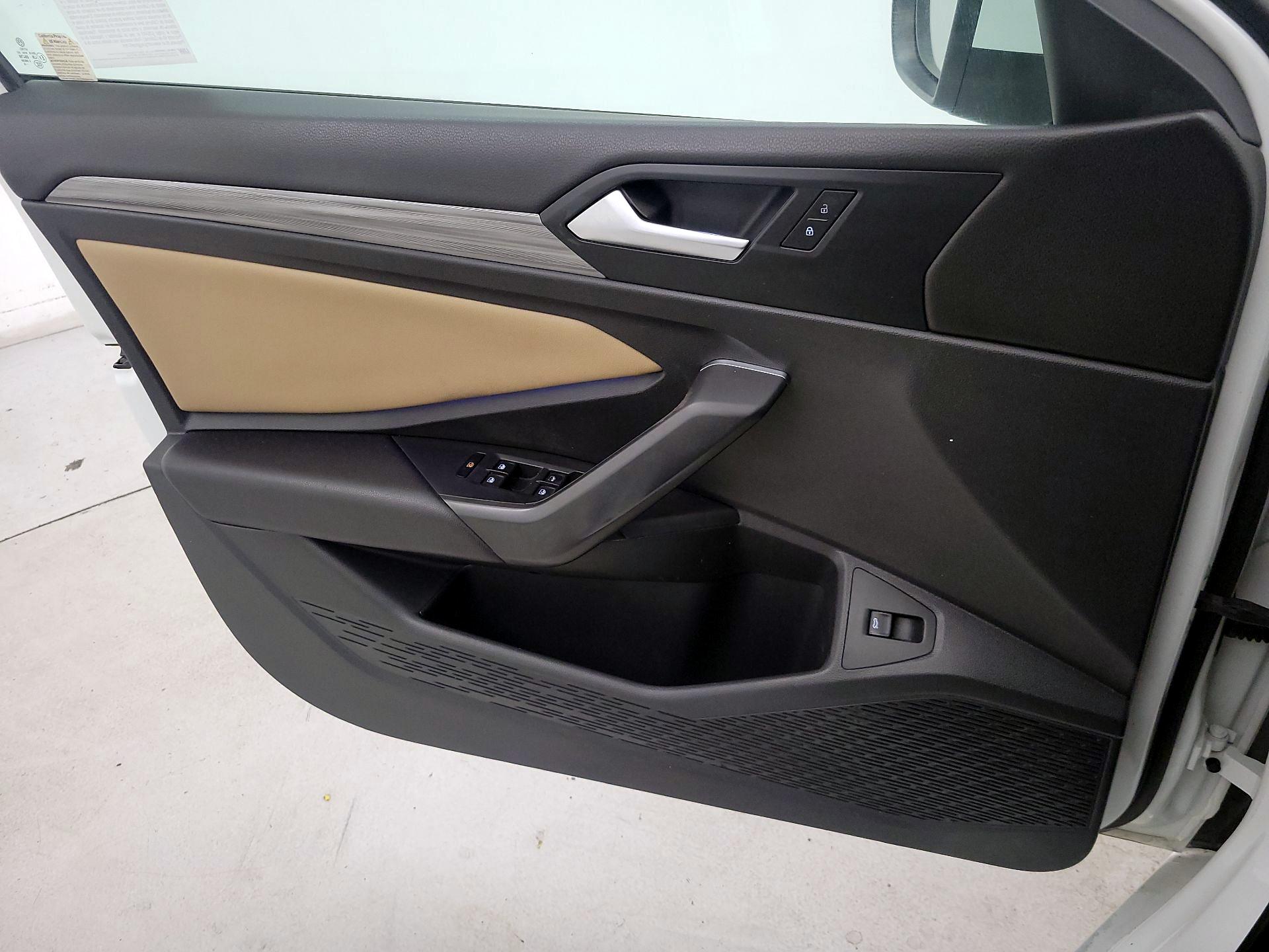 Thumbnail: 2019 Volkswagen Jetta - 12