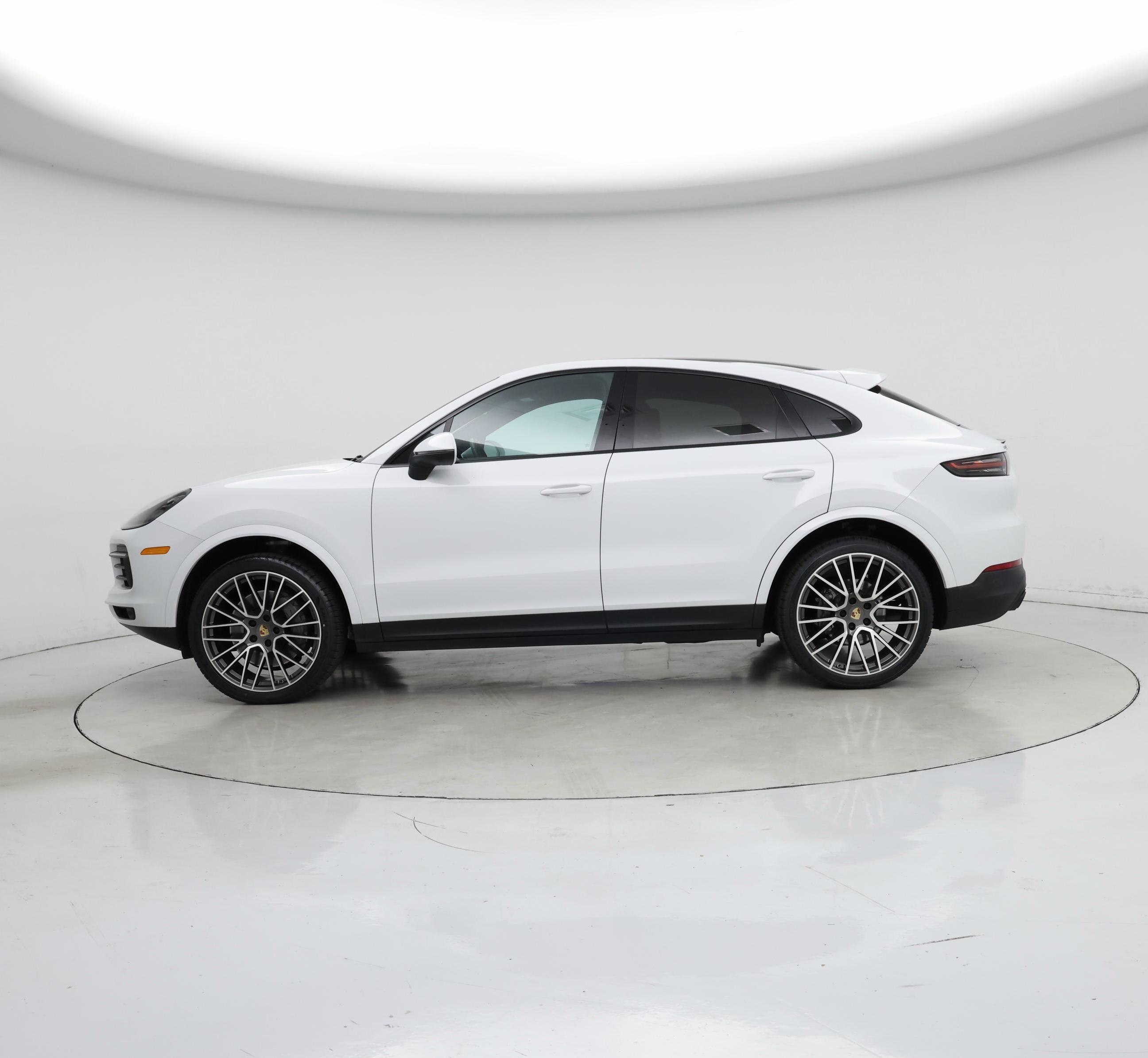 Thumbnail: 2023 Porsche Cayenne - 3