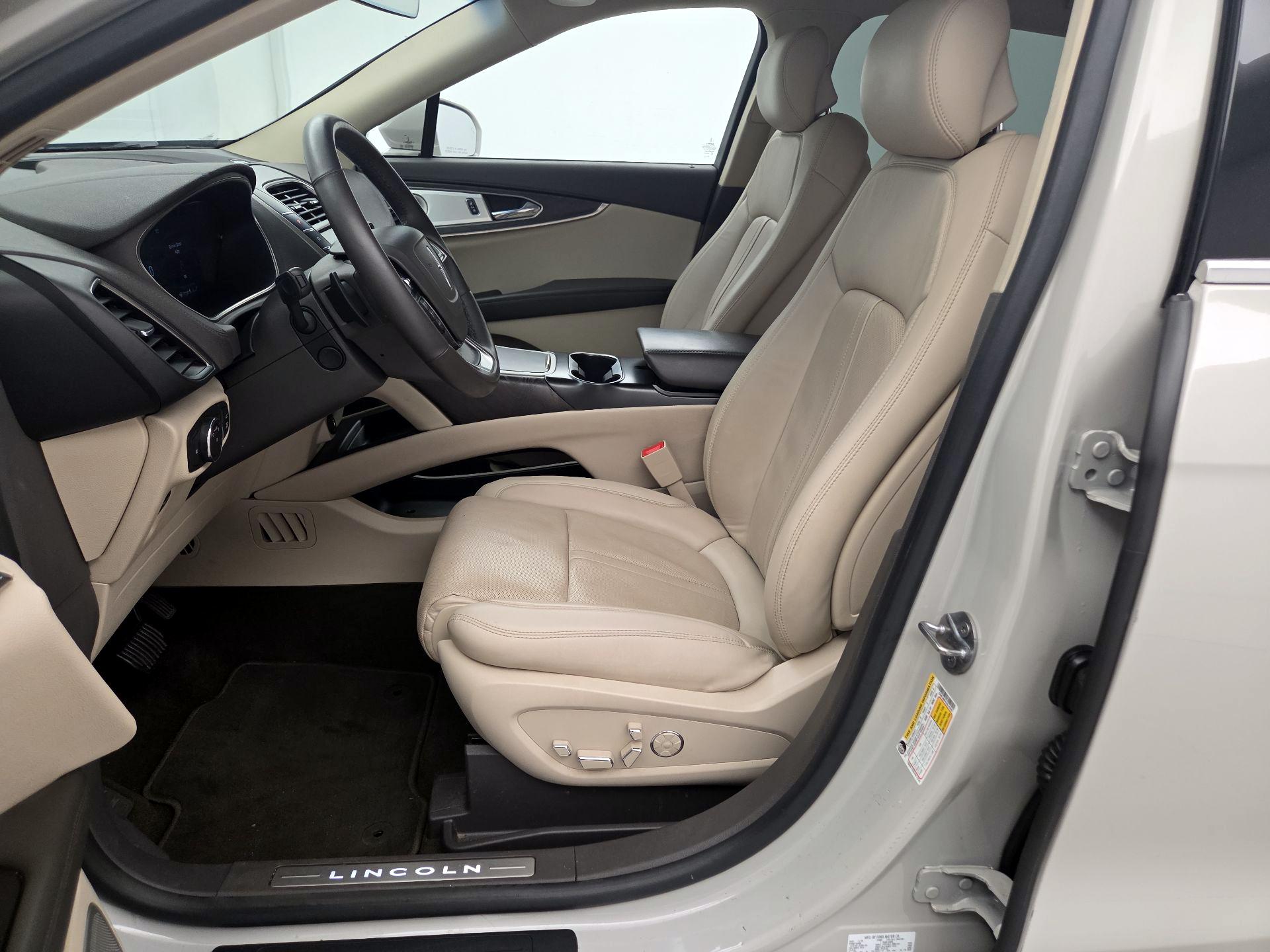 Thumbnail: 2020 Lincoln Nautilus - 11