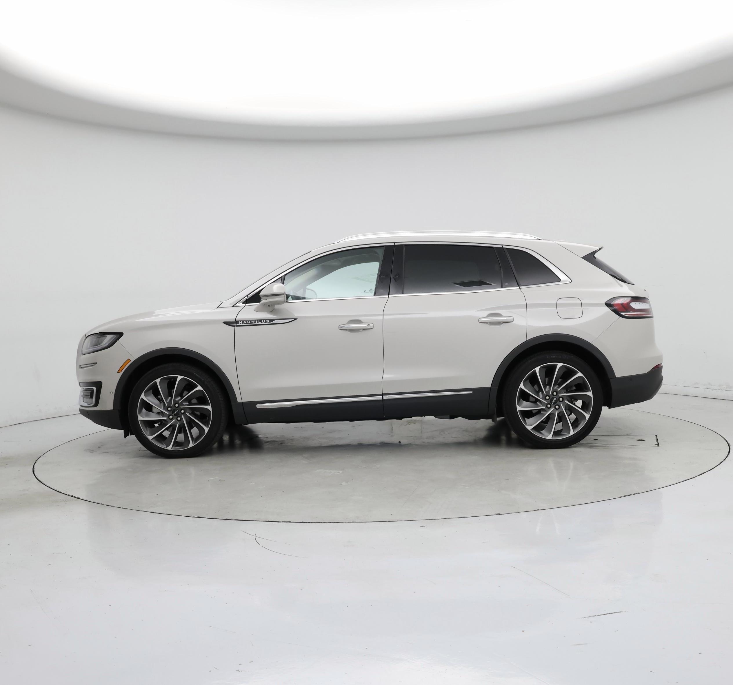 Thumbnail: 2020 Lincoln Nautilus - 3
