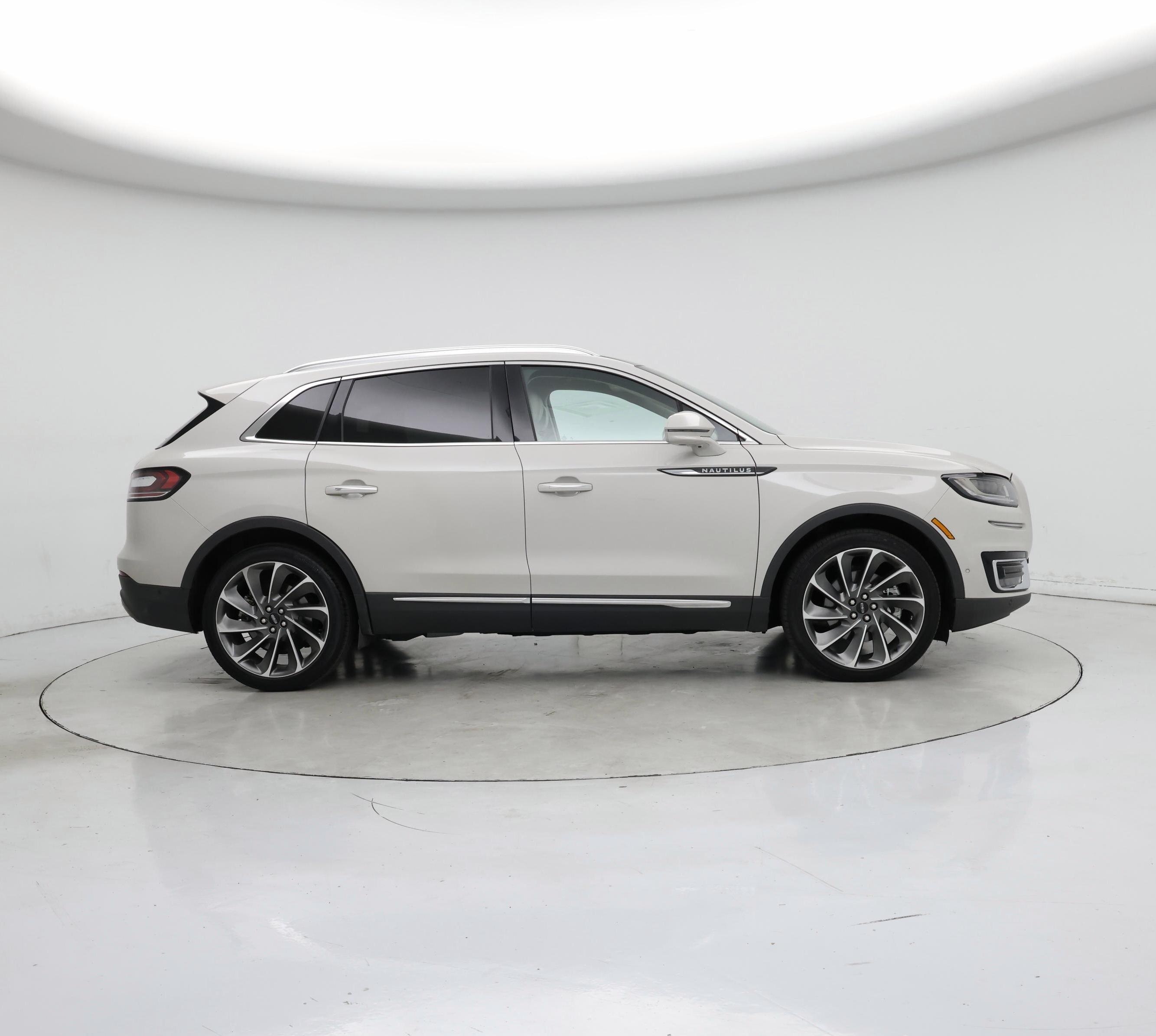 Thumbnail: 2020 Lincoln Nautilus - 7