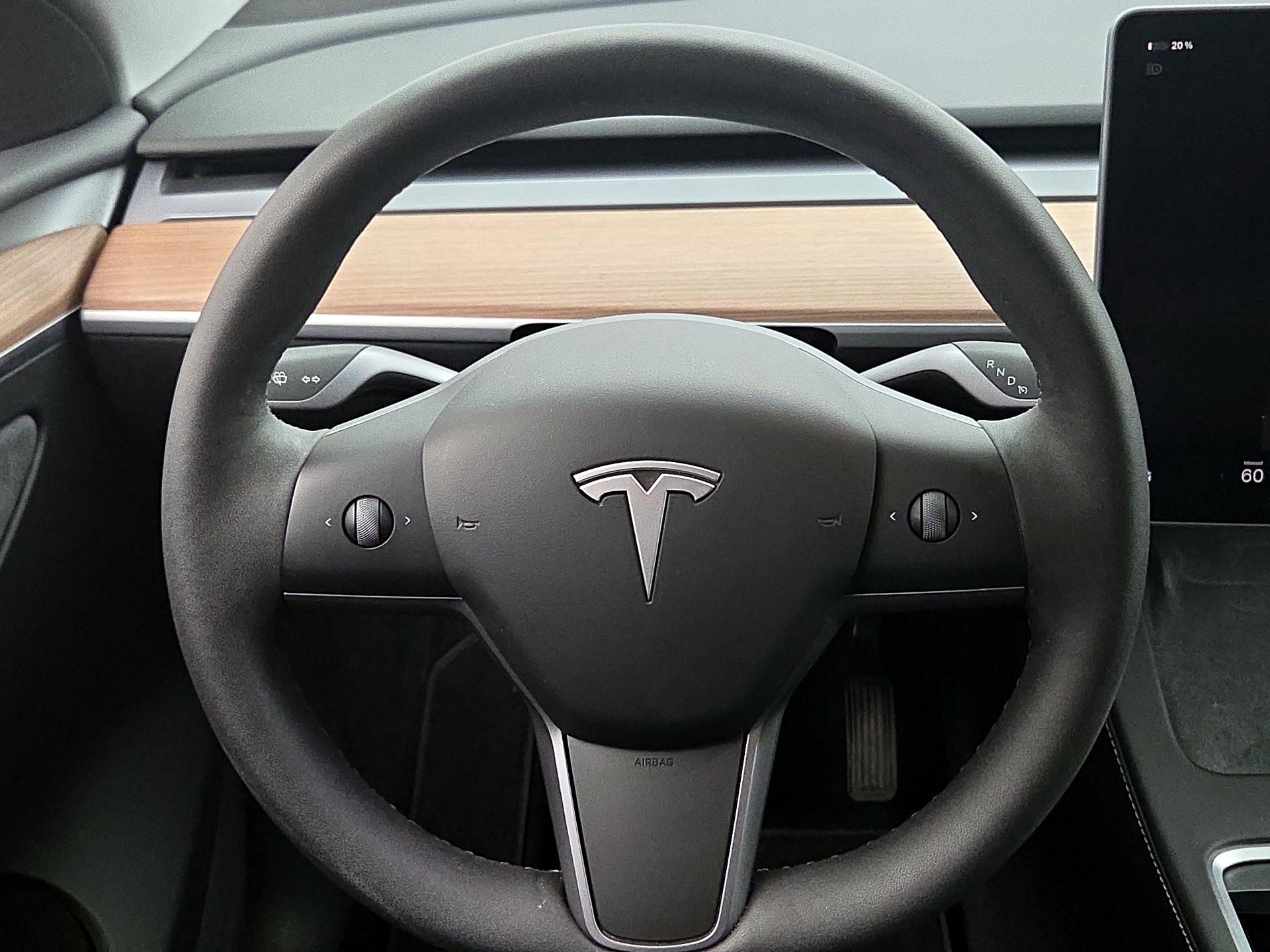 Thumbnail: 2025 Tesla Model Y - 10