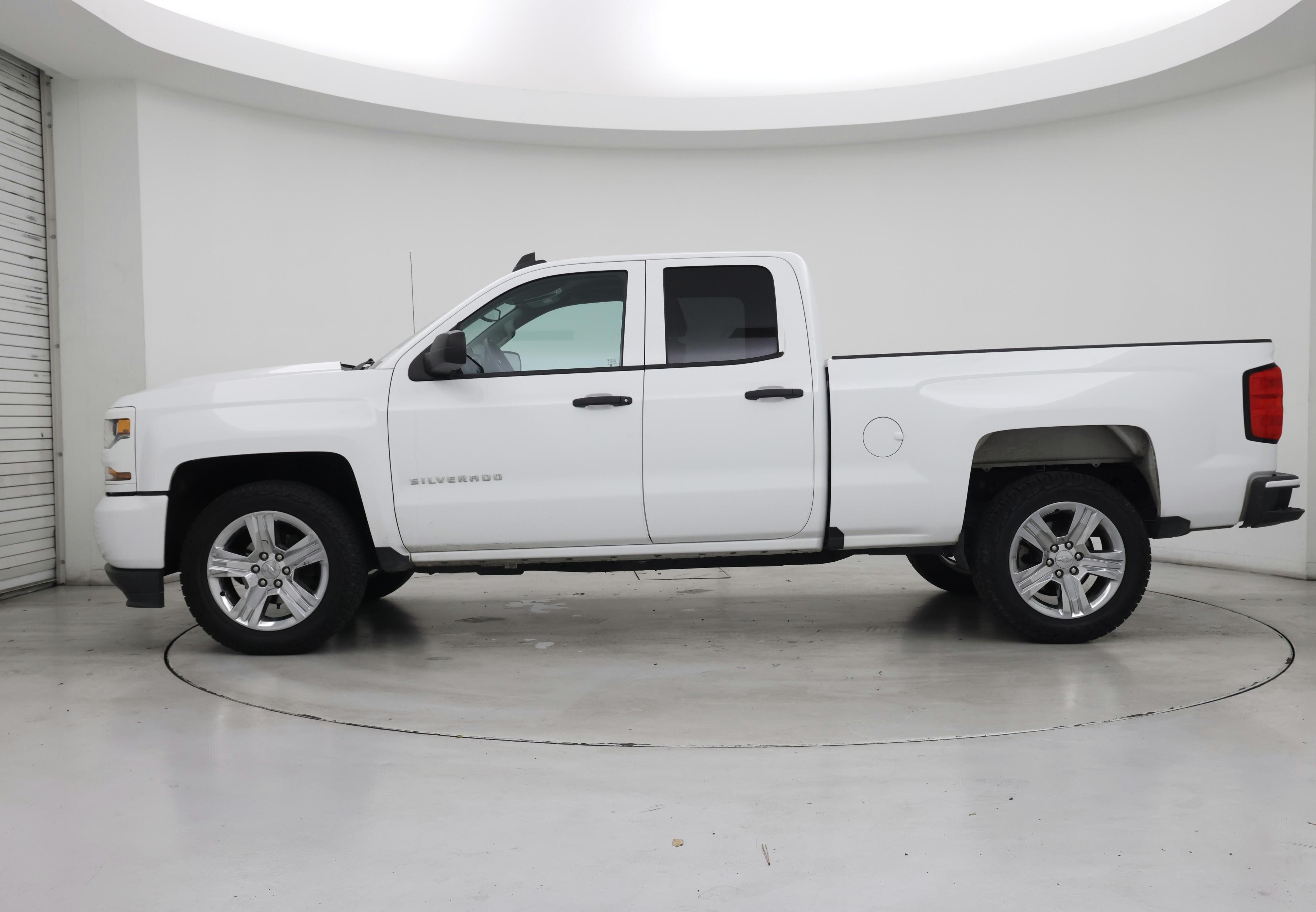 Thumbnail: 2019 Chevrolet Silverado 1500 - 3