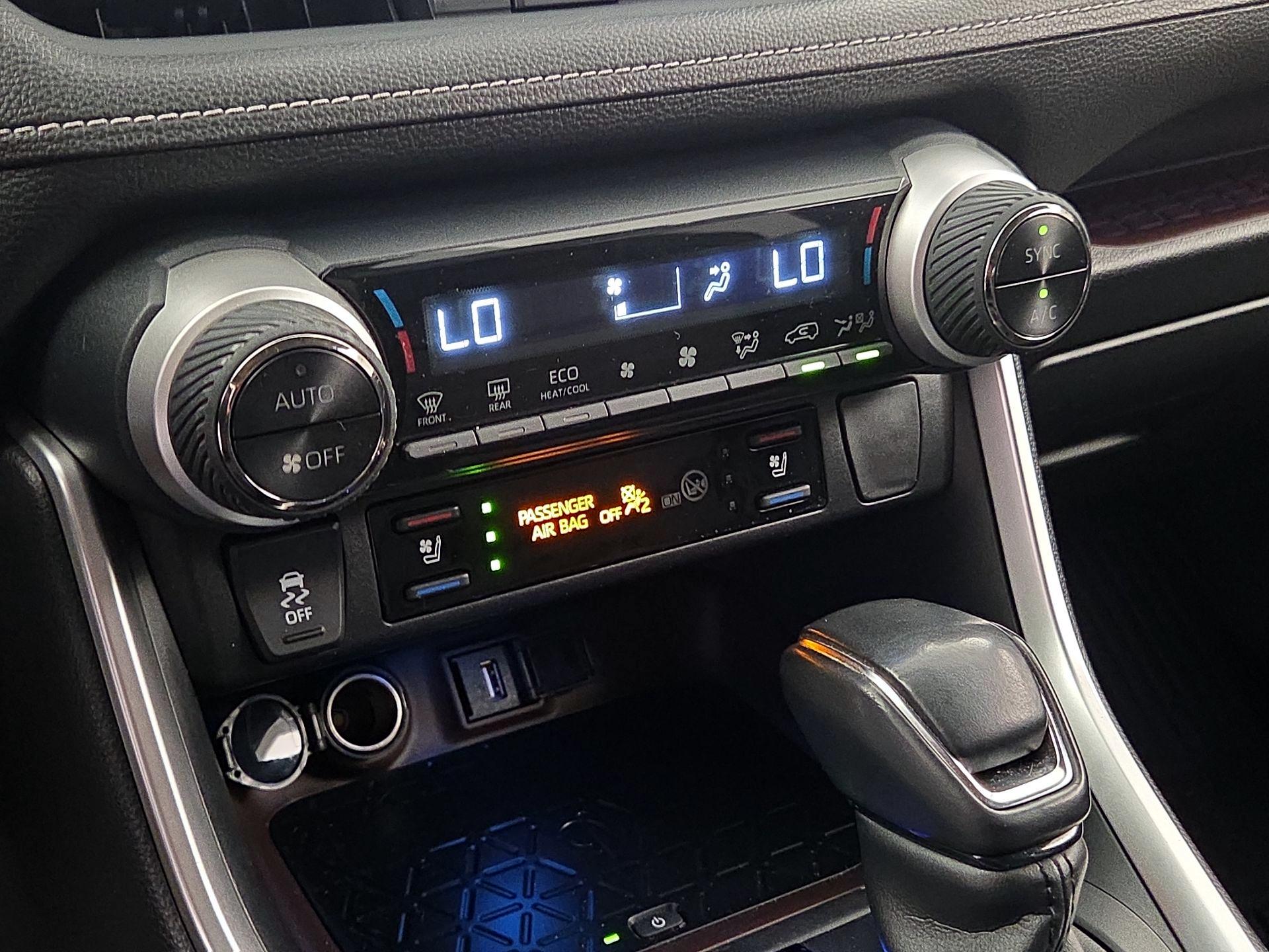 Thumbnail: 2020 Toyota RAV4 - 16