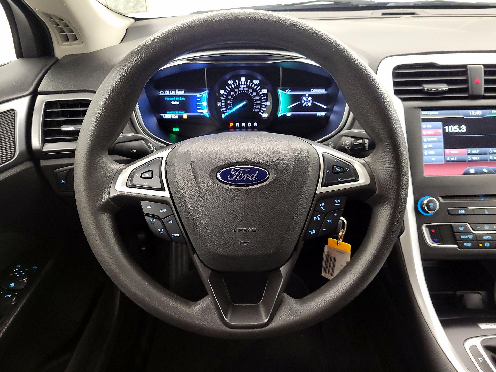 Thumbnail: 2016 Ford Fusion - 10
