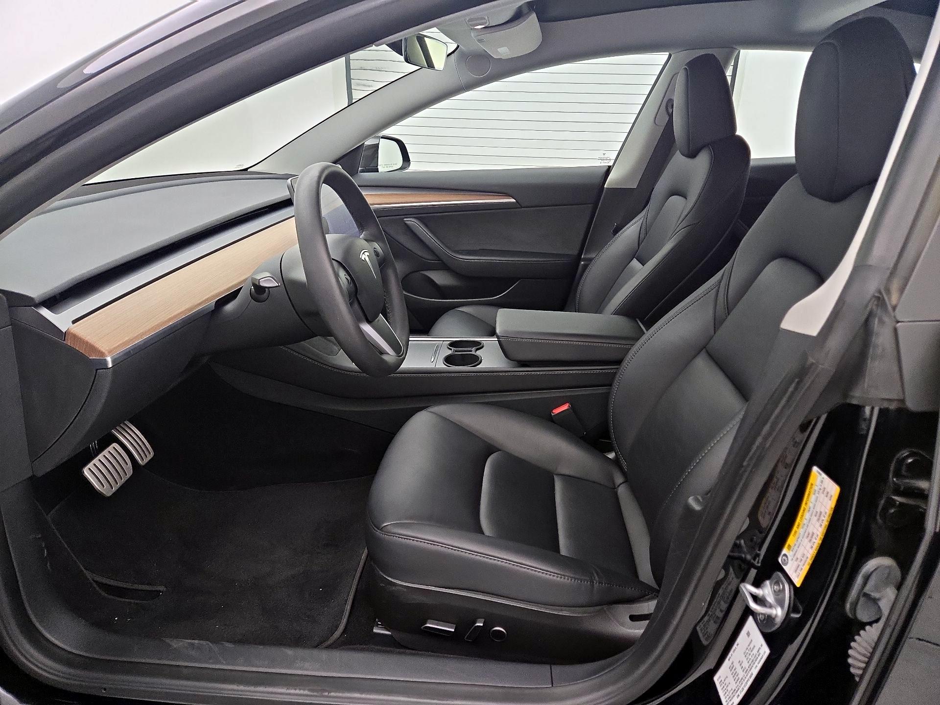 Thumbnail: 2023 Tesla Model 3 - 11