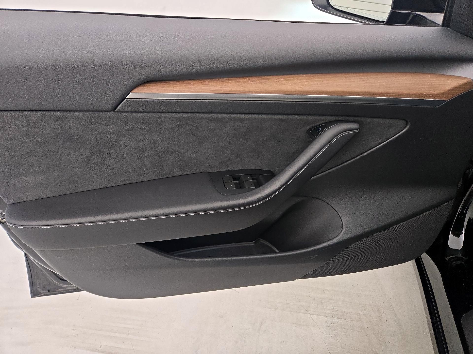 Thumbnail: 2023 Tesla Model 3 - 12