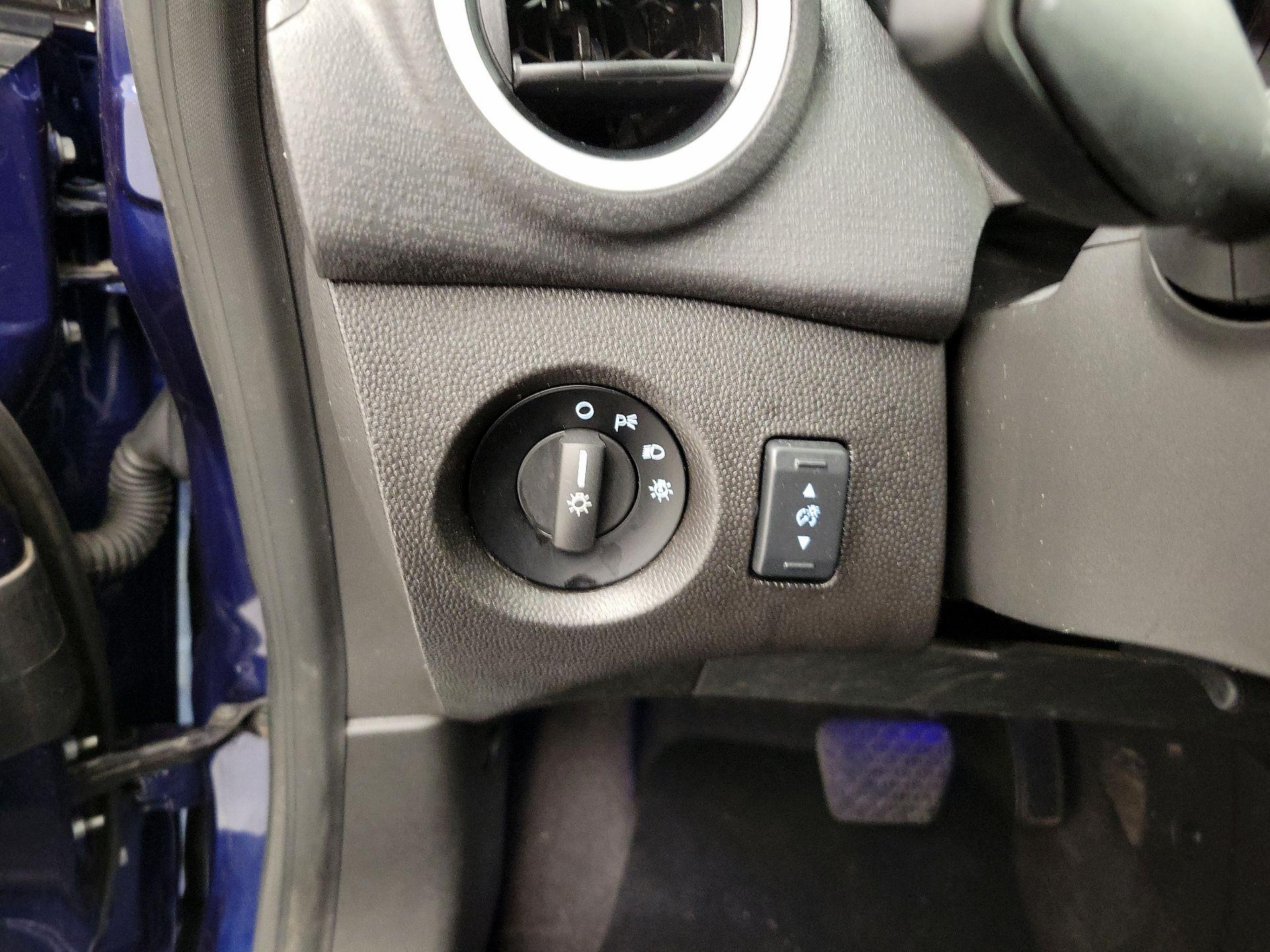 Thumbnail: 2016 Ford Fiesta - 13