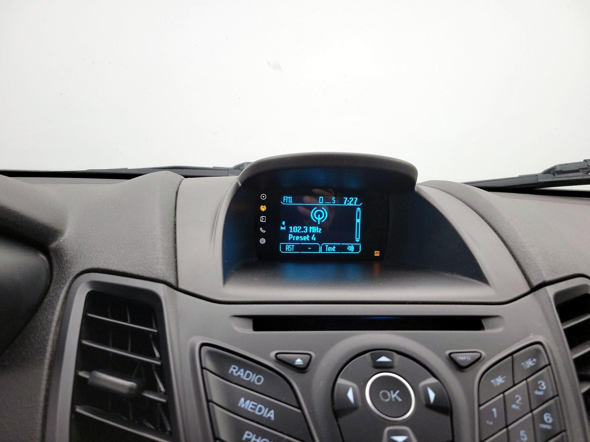 Thumbnail: 2016 Ford Fiesta - 15