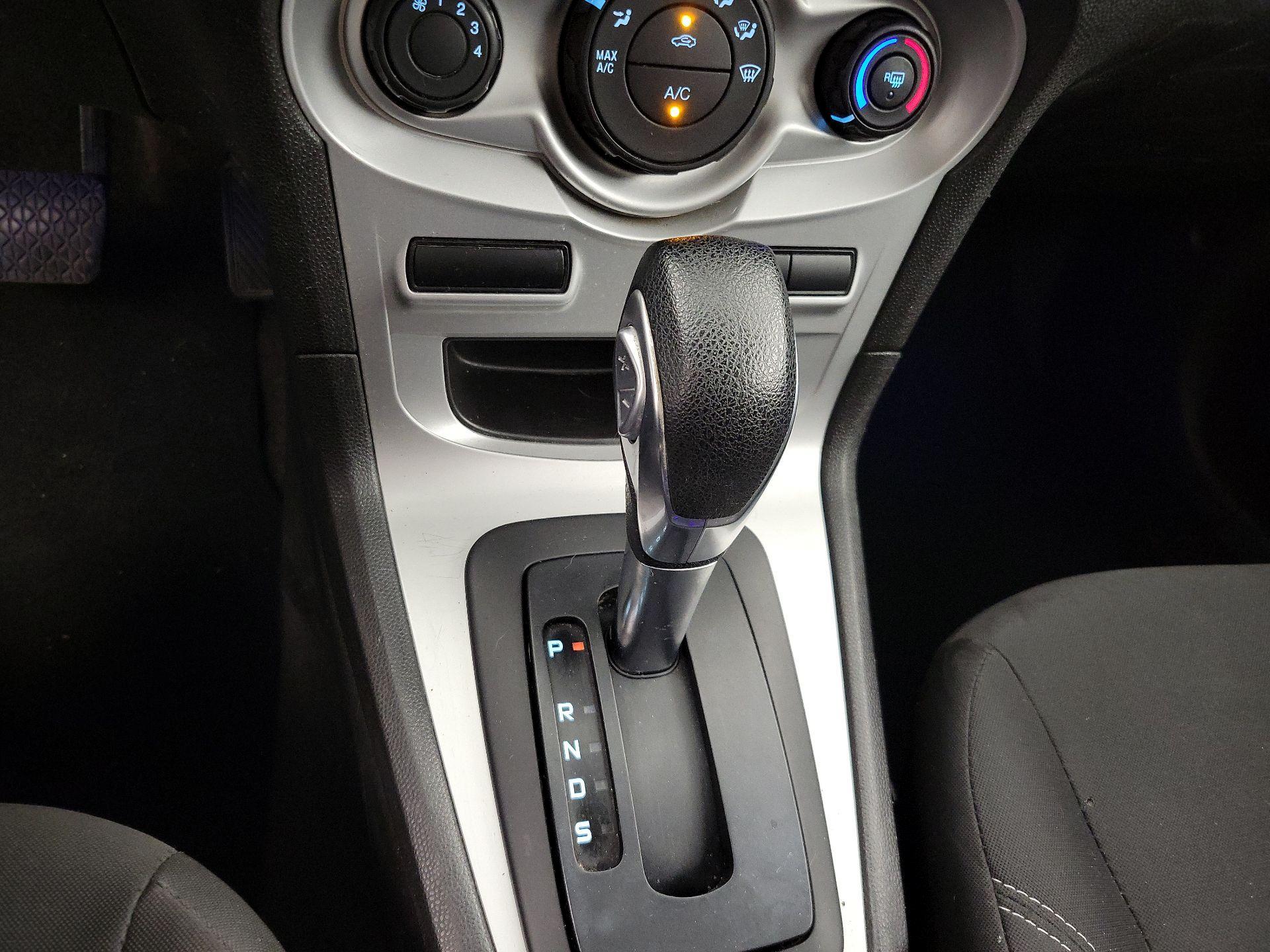 Thumbnail: 2016 Ford Fiesta - 17