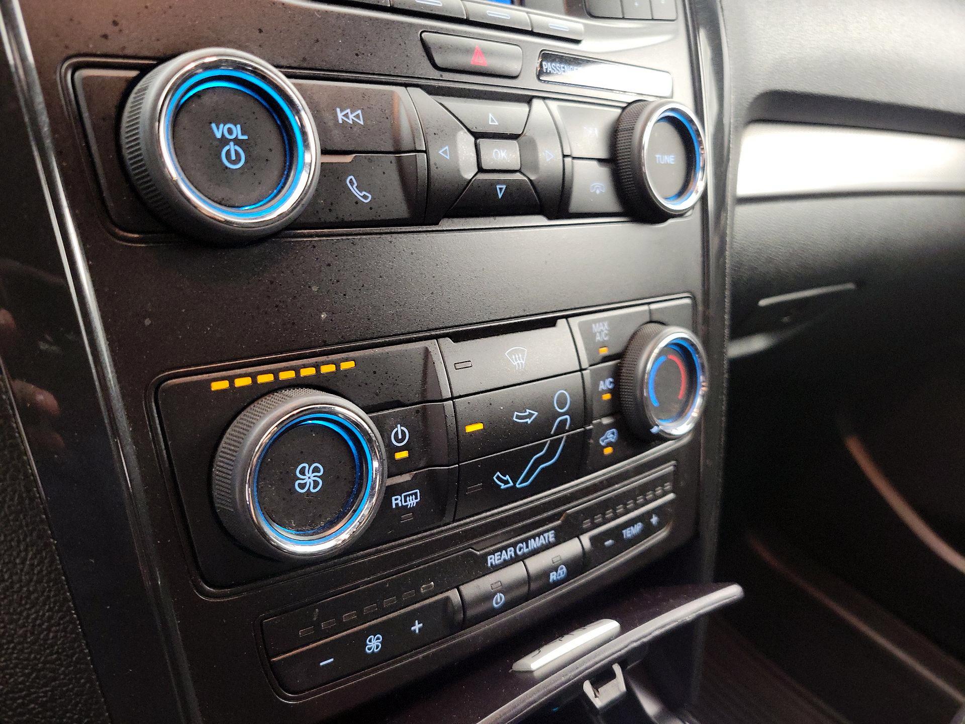 Thumbnail: 2019 Ford Explorer - 16